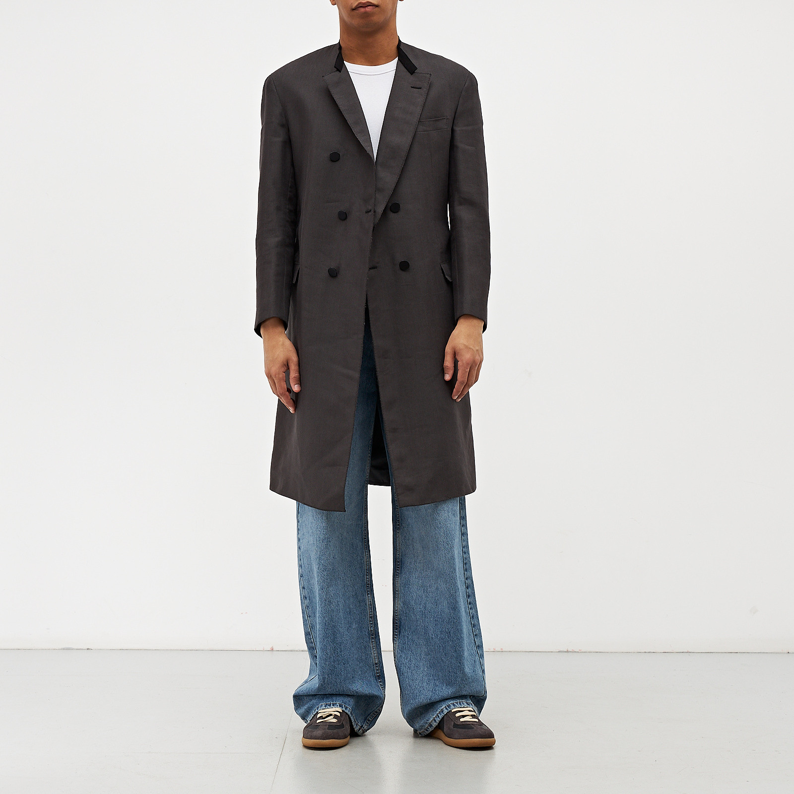 Пальто серого цвета Lanvin - фото из каталога магазина брендовой одежды Second Friend Store Пальто Lanvin - купить оригинал в секонд-хенде SFS - 2