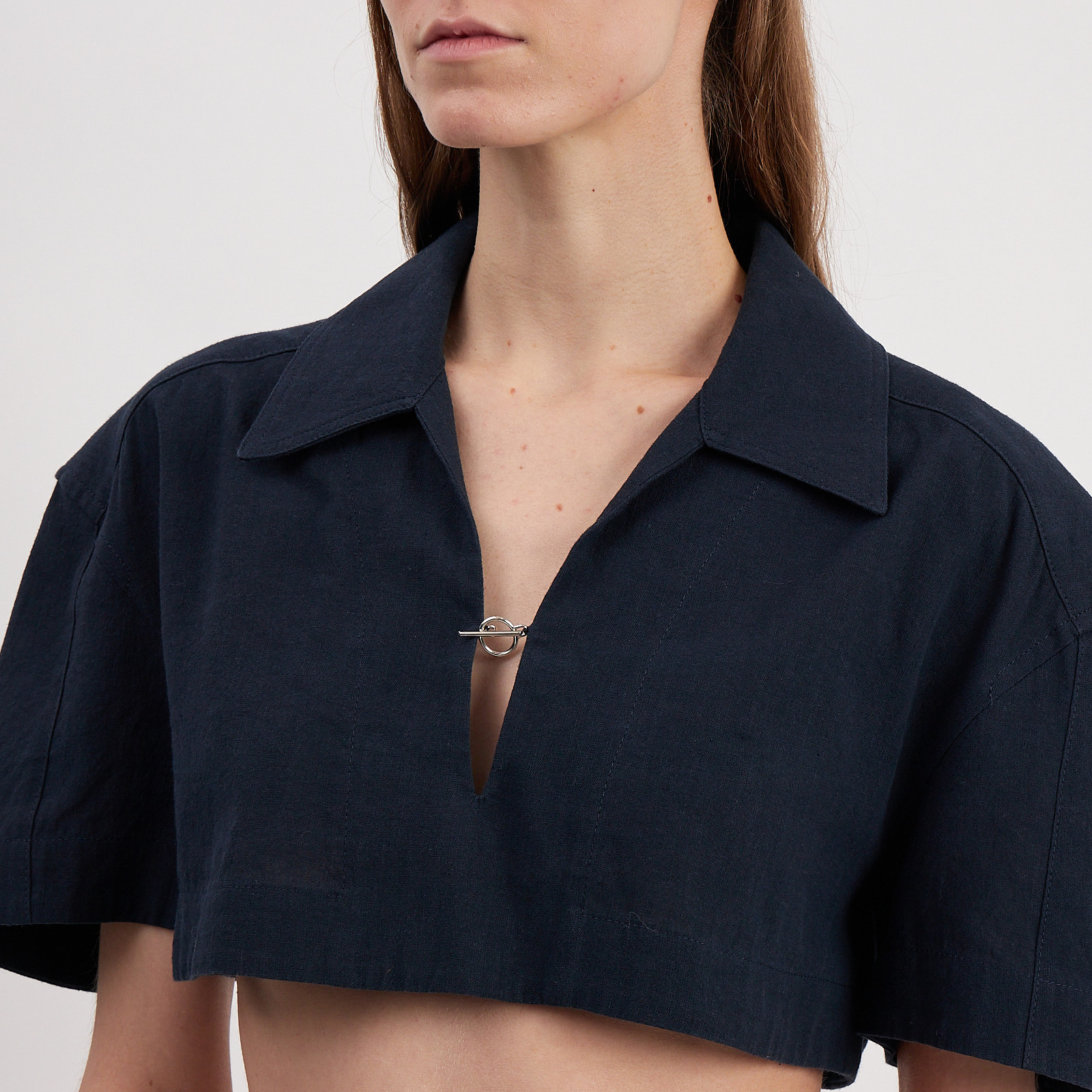 Рубашка синего цвета Jacquemus - фото из каталога магазина брендовой одежды Second Friend Store Рубашка Jacquemus - купить оригинал в секонд-хенде SFS - 4