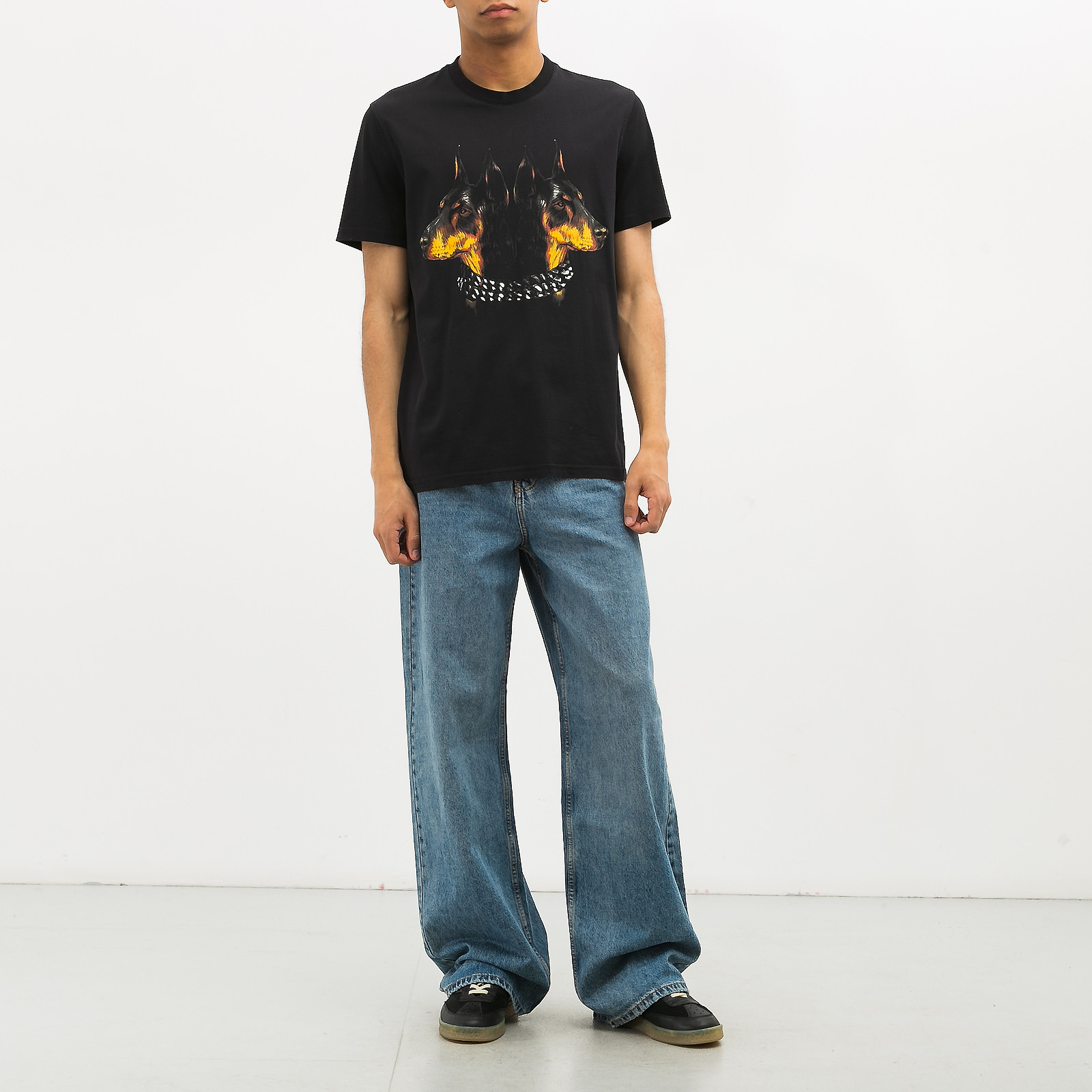 Футболка Givenchy - купить оригинал в секонд-хенде SFS - 3