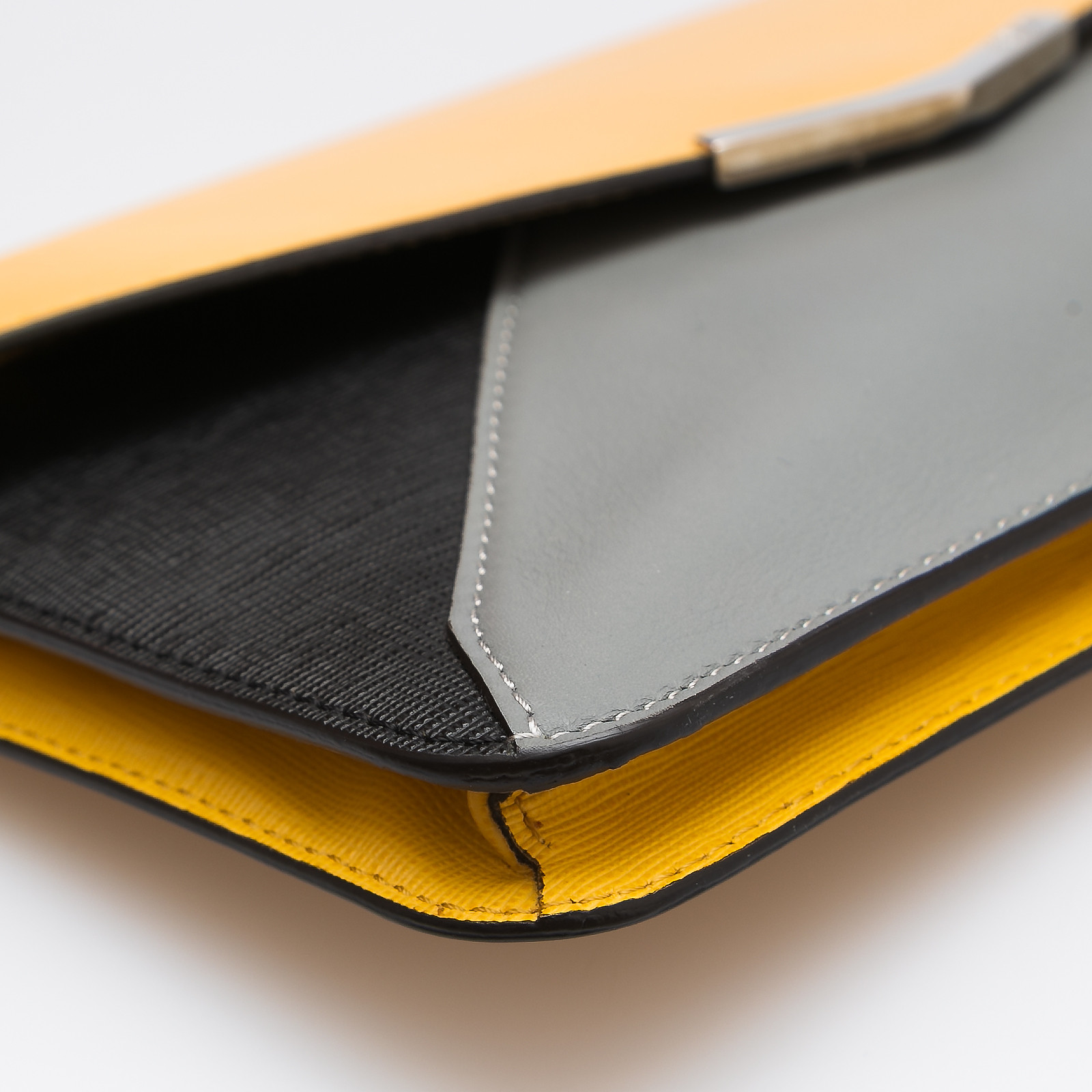Клатч Fendi - купить оригинал в секонд-хенде SFS - 4