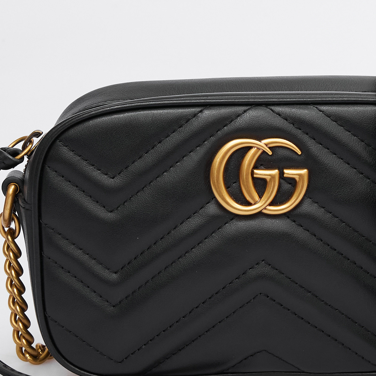 Сумка черного цвета Gucci - фото из каталога магазина брендовой одежды Second Friend Store Сумка Gucci - купить оригинал в секонд-хенде SFS - 5