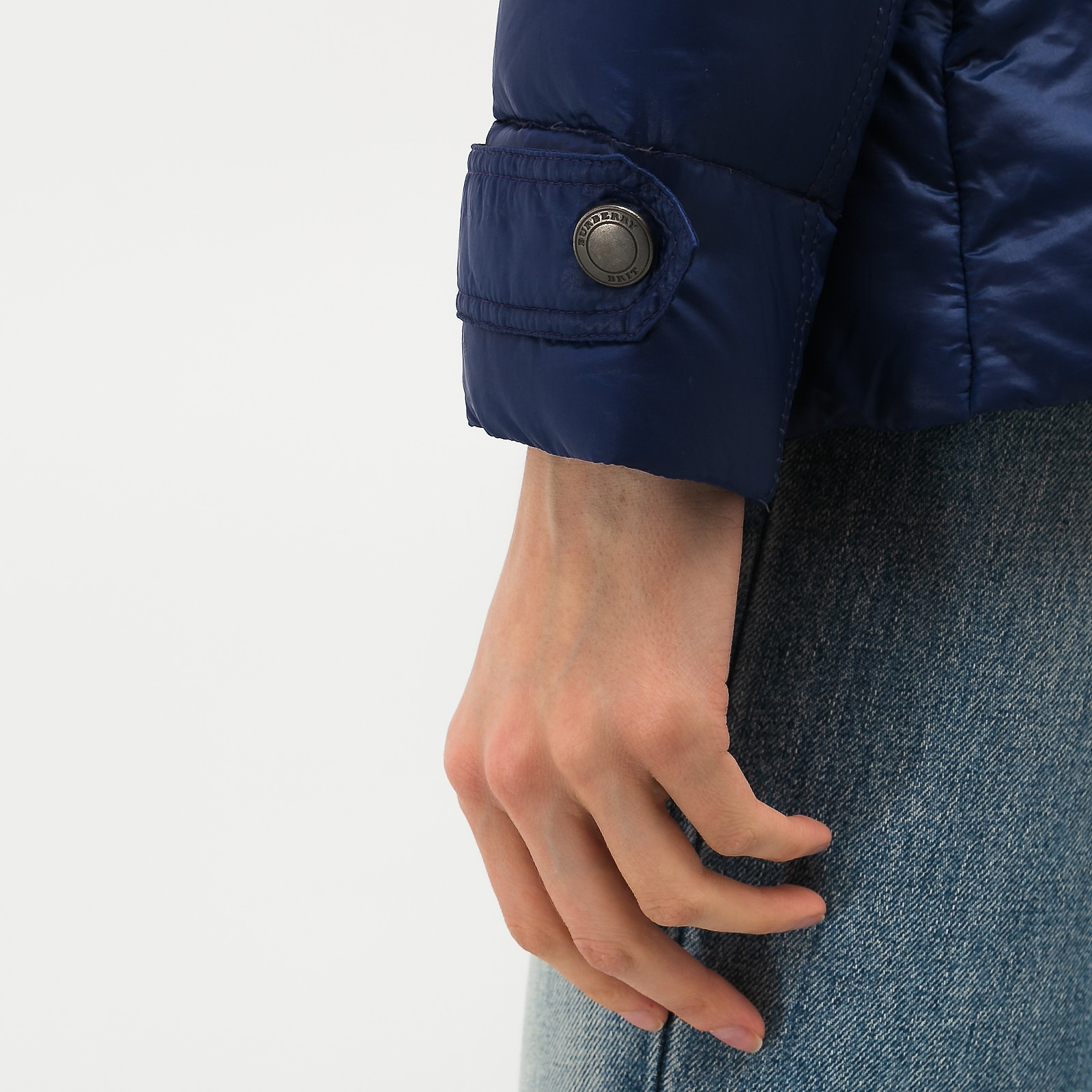 Пуховик синего цвета Burberry Brit - фото из каталога магазина брендовой одежды Second Friend Store Пуховик Burberry Brit - купить оригинал в секонд-хенде SFS - 5