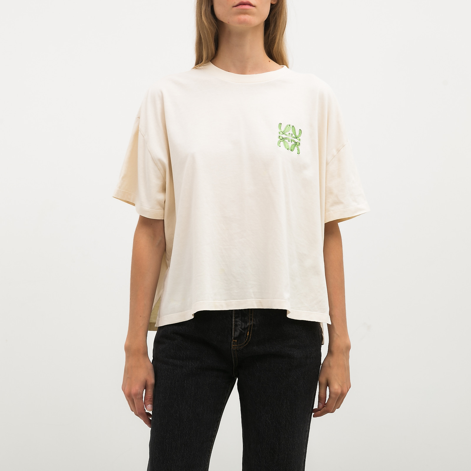 Футболка бежевого цвета Loewe - фото из каталога магазина брендовой одежды Second Friend Store Футболка Loewe - купить оригинал в секонд-хенде SFS - 1