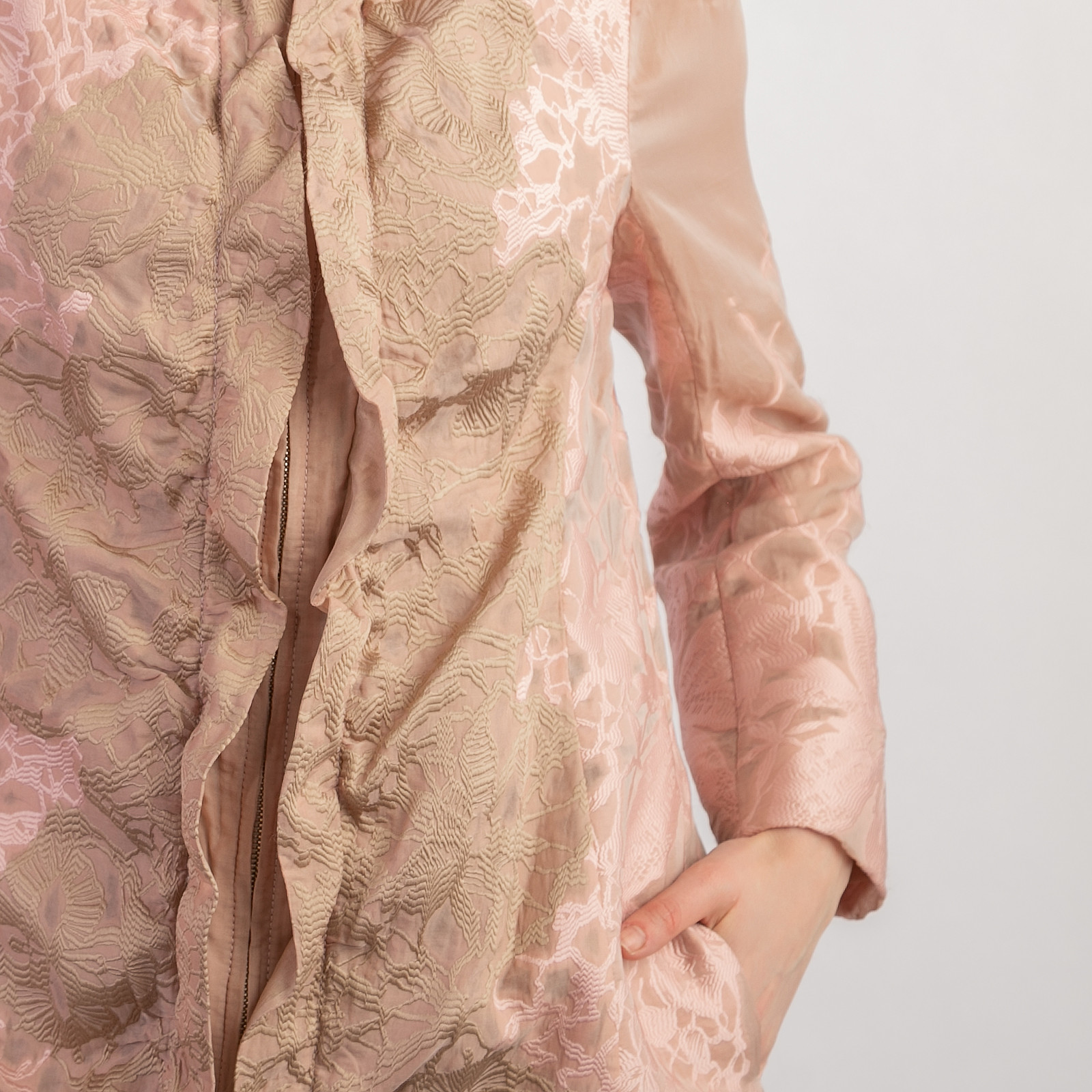 Пальто розового цвета Valentino - фото из каталога магазина брендовой одежды Second Friend Store Пальто Valentino - купить оригинал в секонд-хенде SFS - 4