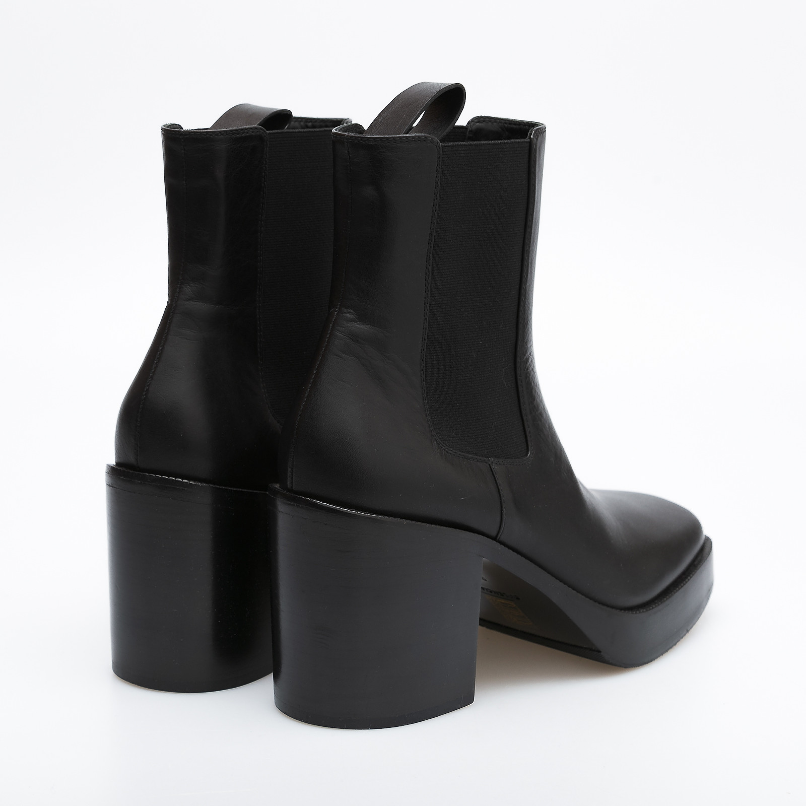 Ботинки черного цвета Balenciaga - фото из каталога магазина брендовой одежды Second Friend Store Ботинки Balenciaga - купить оригинал в секонд-хенде SFS - 3