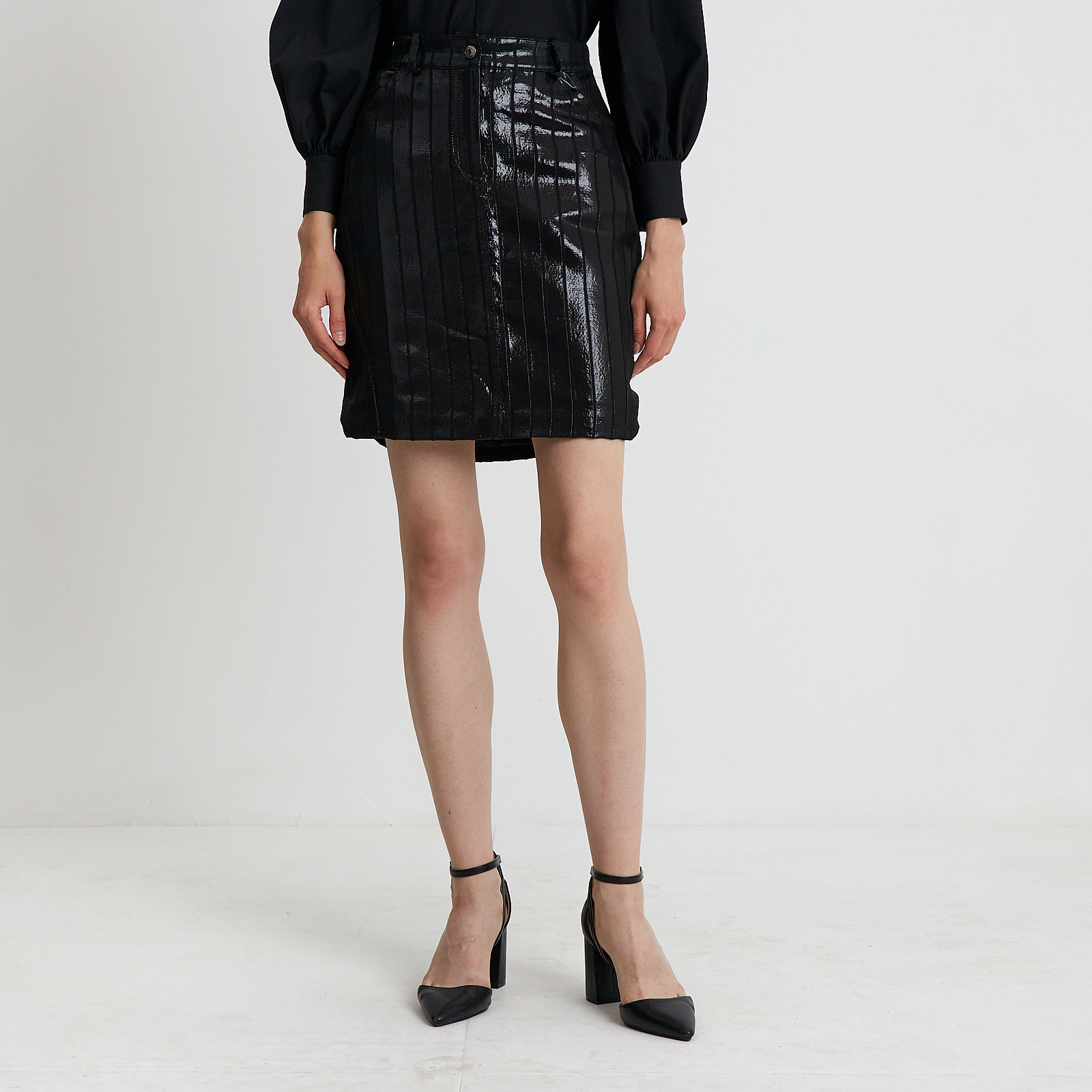 Юбка черного цвета Christian Dior - фото из каталога магазина брендовой одежды Second Friend Store Юбка Christian Dior - купить оригинал в секонд-хенде SFS - 1