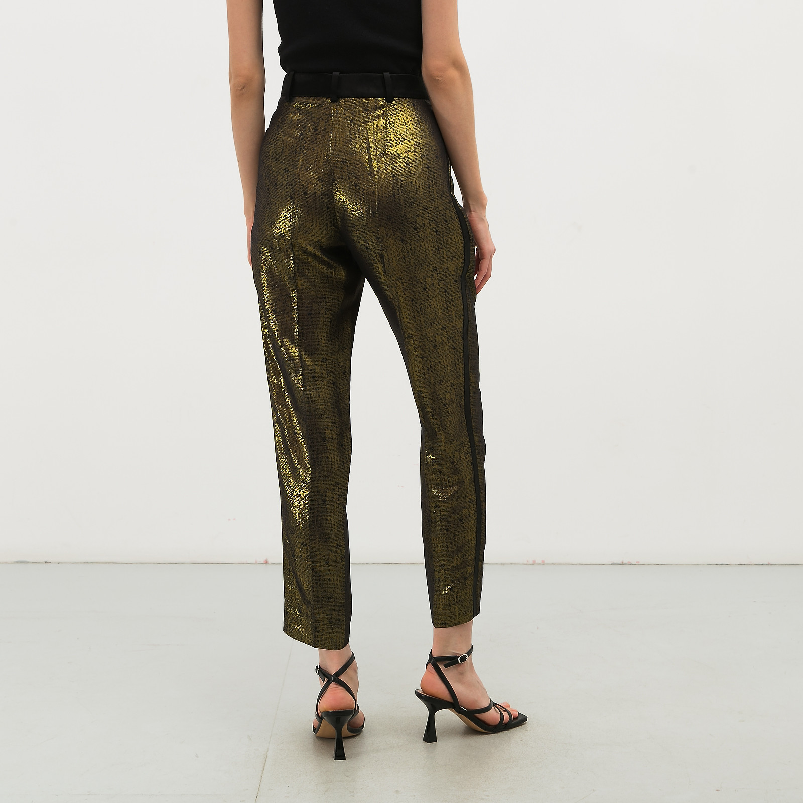 Брюки золотого цвета Lanvin - фото из каталога магазина брендовой одежды Second Friend Store Брюки Lanvin - купить оригинал в секонд-хенде SFS - 3