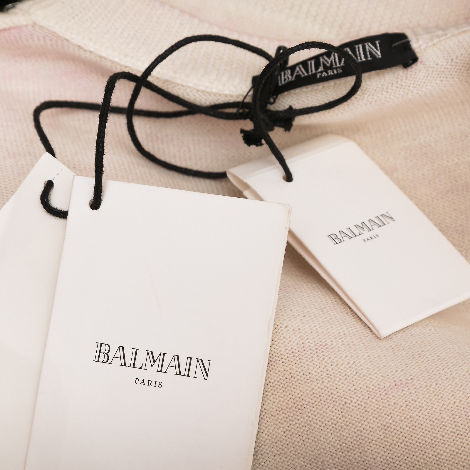Джемпер розового цвета Balmain - фото из каталога магазина брендовой одежды Second Friend Store Джемпер Balmain - купить оригинал в секонд-хенде SFS - 5