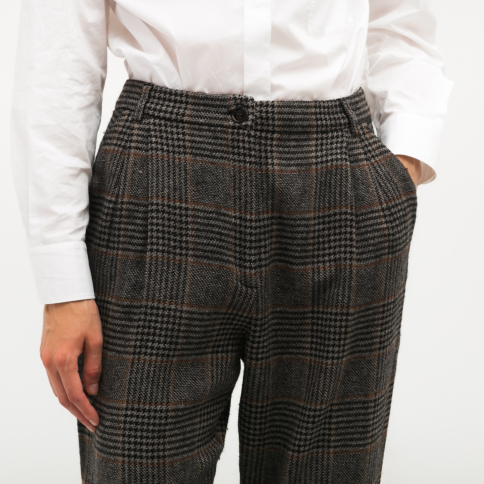 Брюки серого цвета Dolce&Gabbana - фото из каталога магазина брендовой одежды Second Friend Store Брюки Dolce&Gabbana - купить оригинал в секонд-хенде SFS - 4