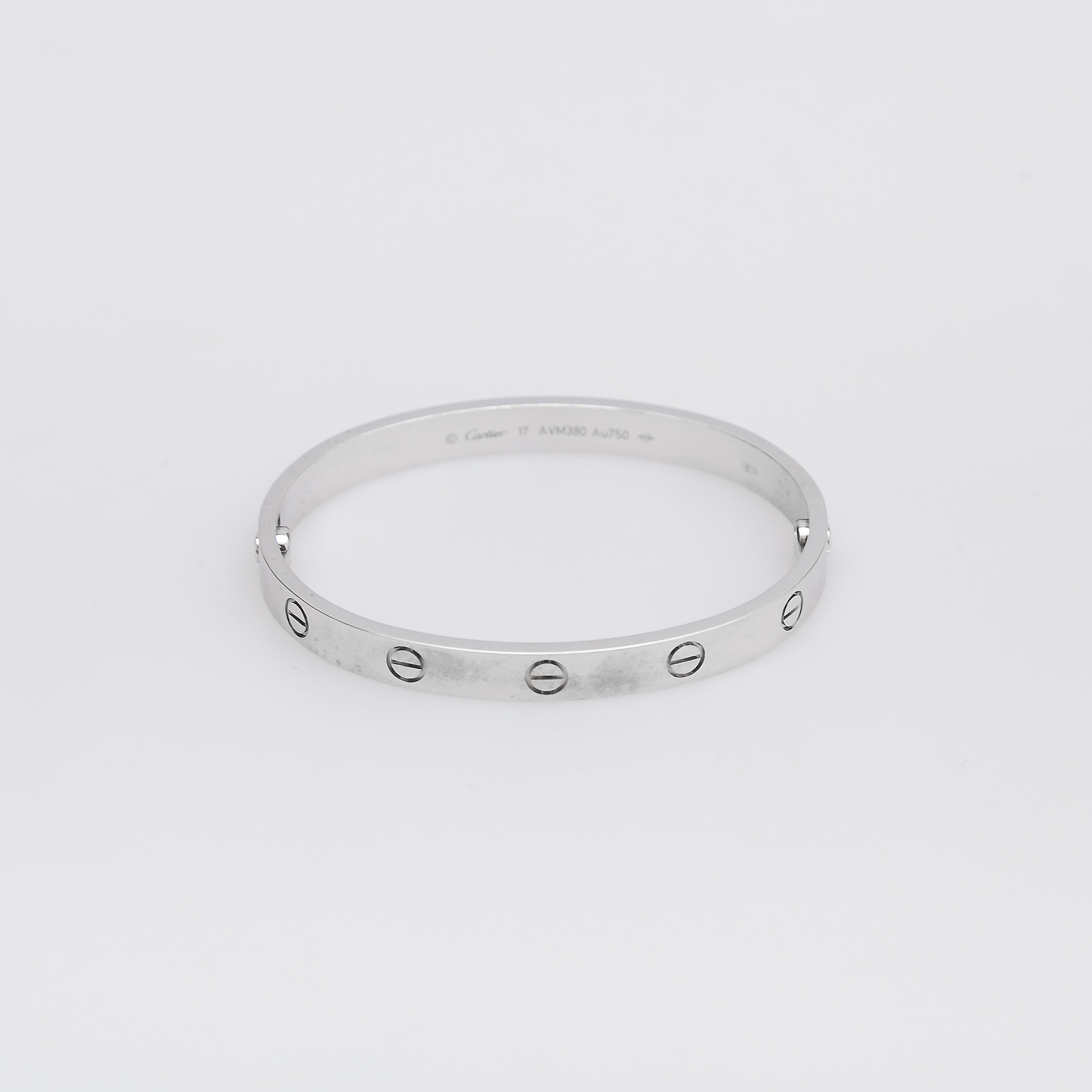 Браслет серебряного цвета Cartier - фото из каталога магазина брендовой одежды Second Friend Store Браслет Cartier - купить оригинал в секонд-хенде SFS - 4