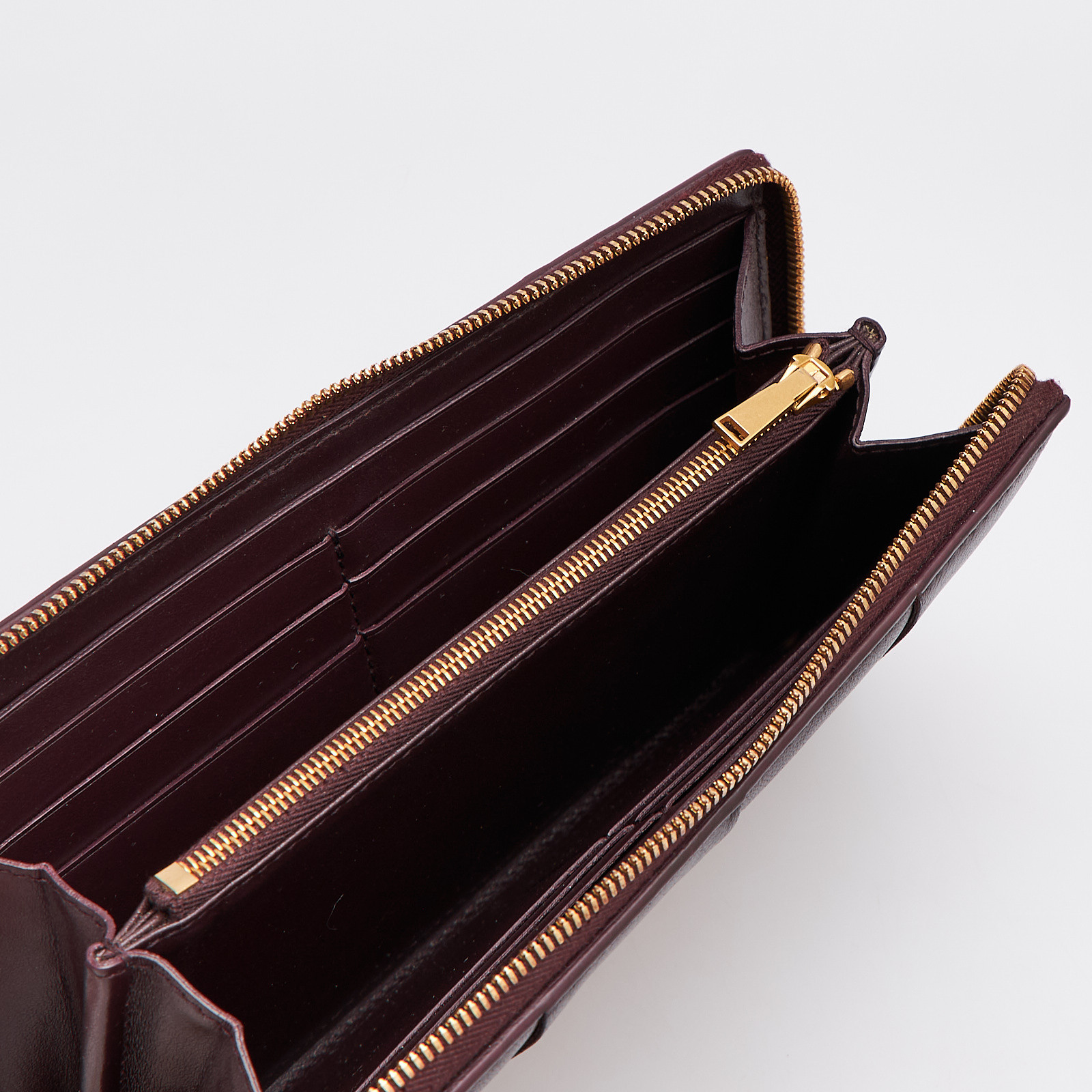 Кошелек бордового цвета Bottega Veneta - фото из каталога магазина брендовой одежды Second Friend Store Кошелек Bottega Veneta - купить оригинал в секонд-хенде SFS - 5