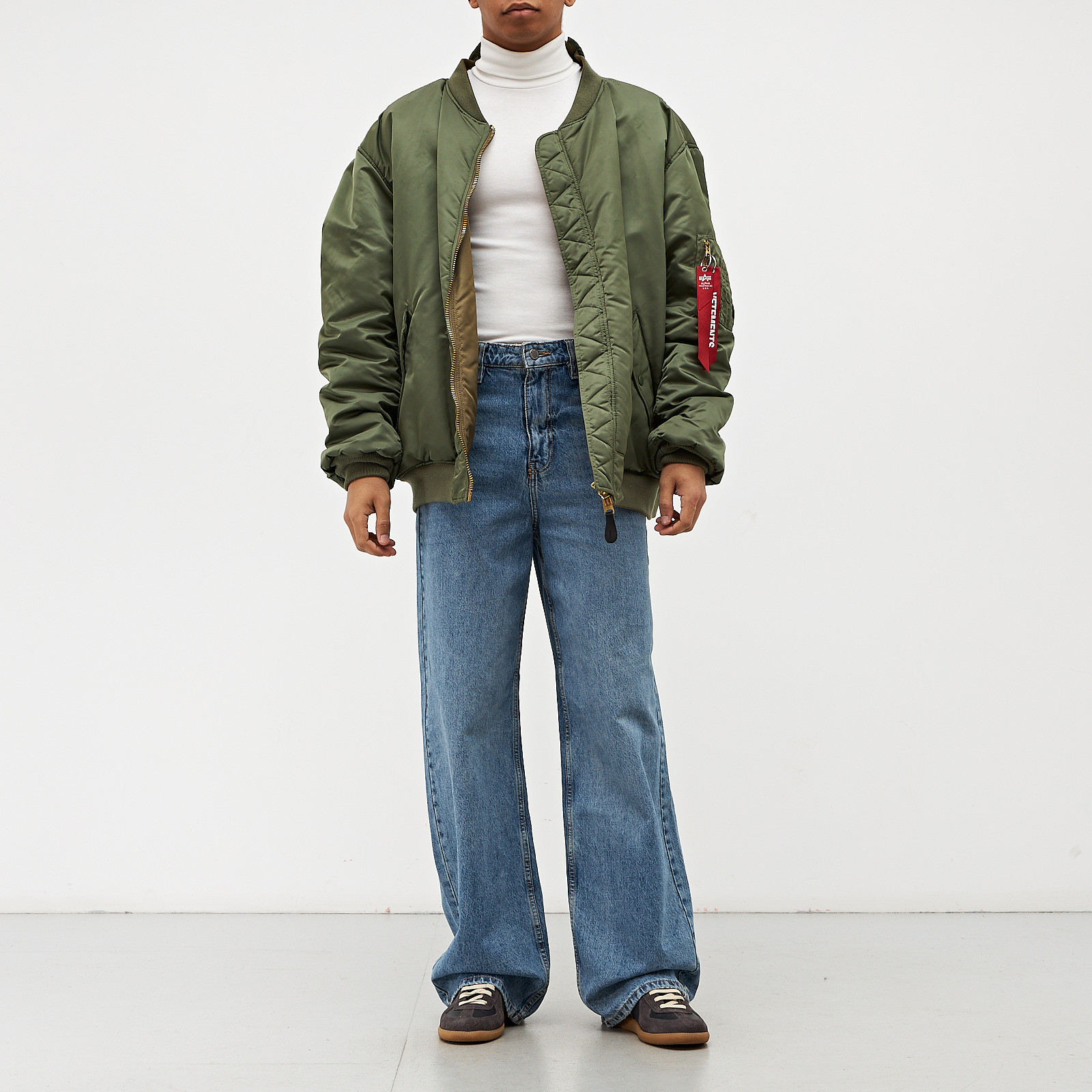 Бомбер Alpha Industries x Vetements - купить оригинал в секонд-хенде SFS - 2