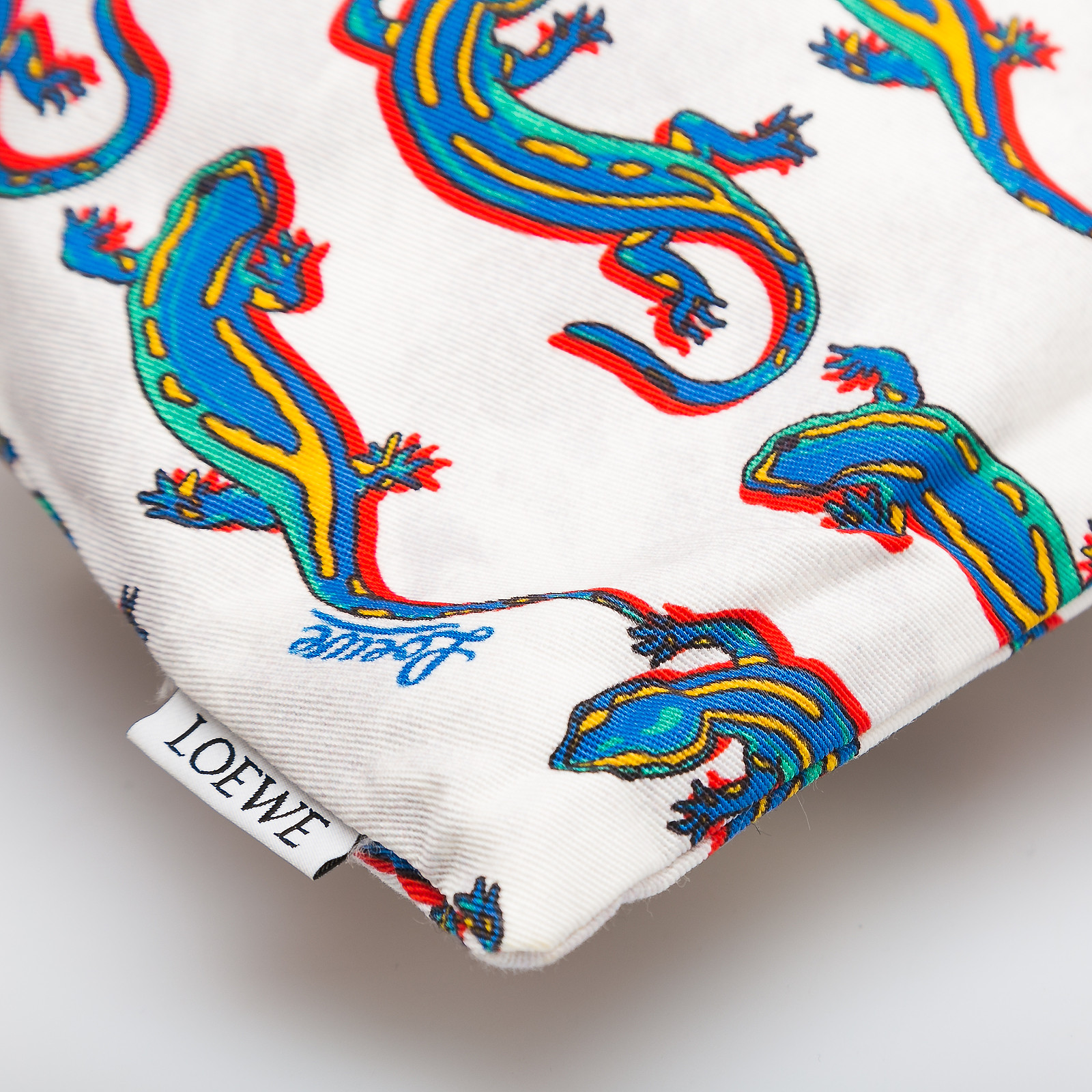 Клатч белого цвета Loewe - фото из каталога магазина брендовой одежды Second Friend Store Клатч Loewe - купить оригинал в секонд-хенде SFS - 6