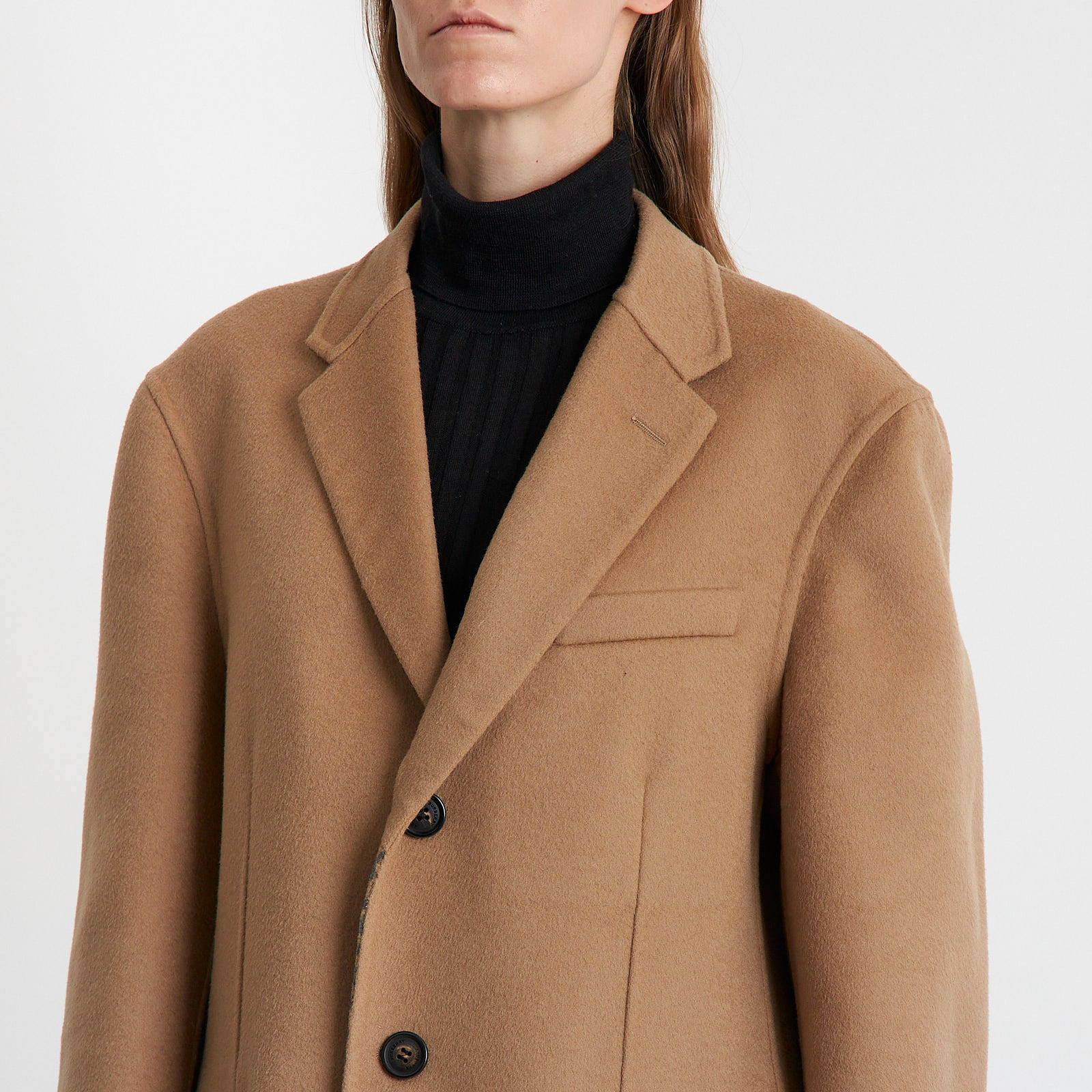 Пальто бежевого цвета Burberry - фото из каталога магазина брендовой одежды Second Friend Store Пальто Burberry - купить оригинал в секонд-хенде SFS - 4