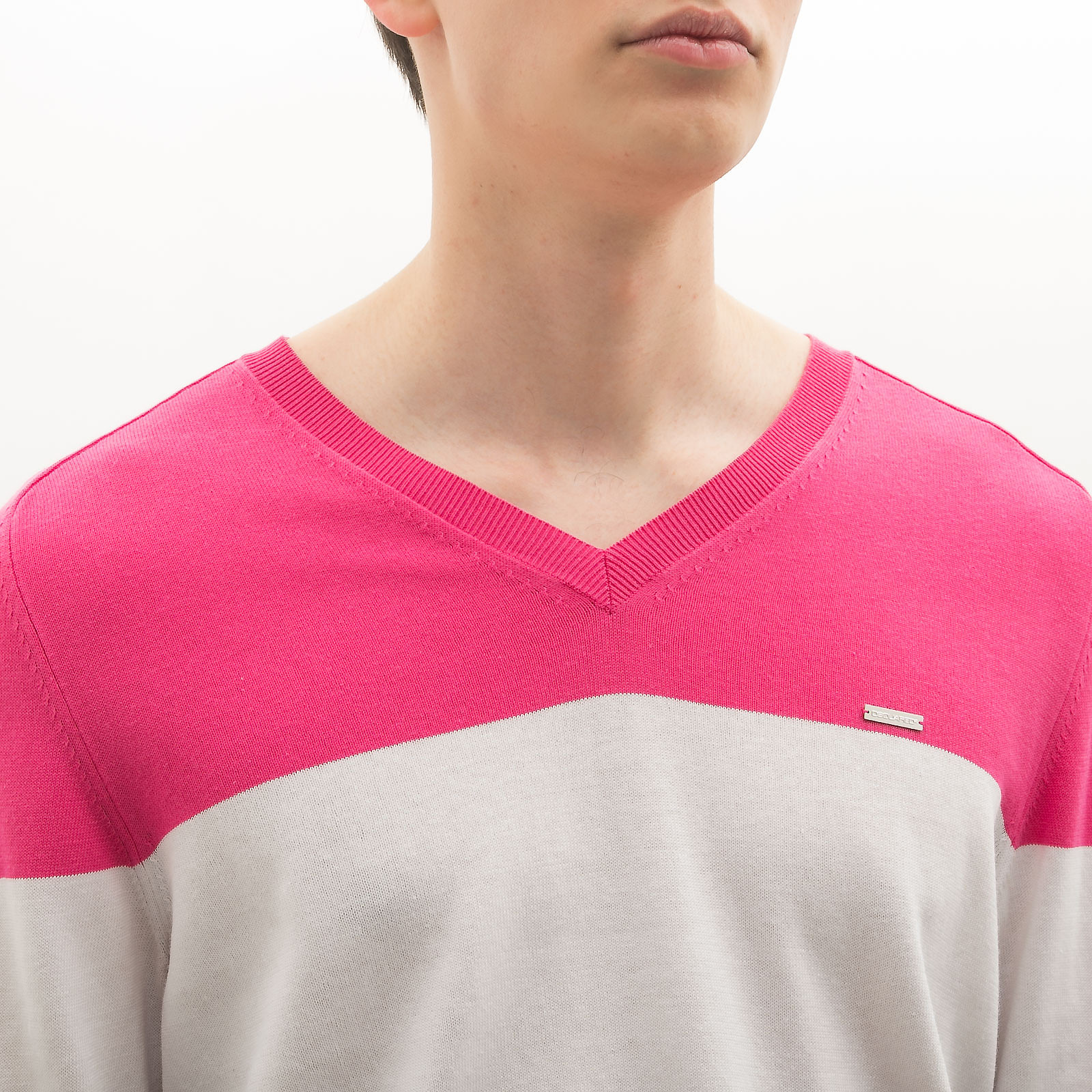 Джемпер белого цвета Dsquared2 - фото из каталога магазина брендовой одежды Second Friend Store Джемпер Dsquared2 - купить оригинал в секонд-хенде SFS - 4