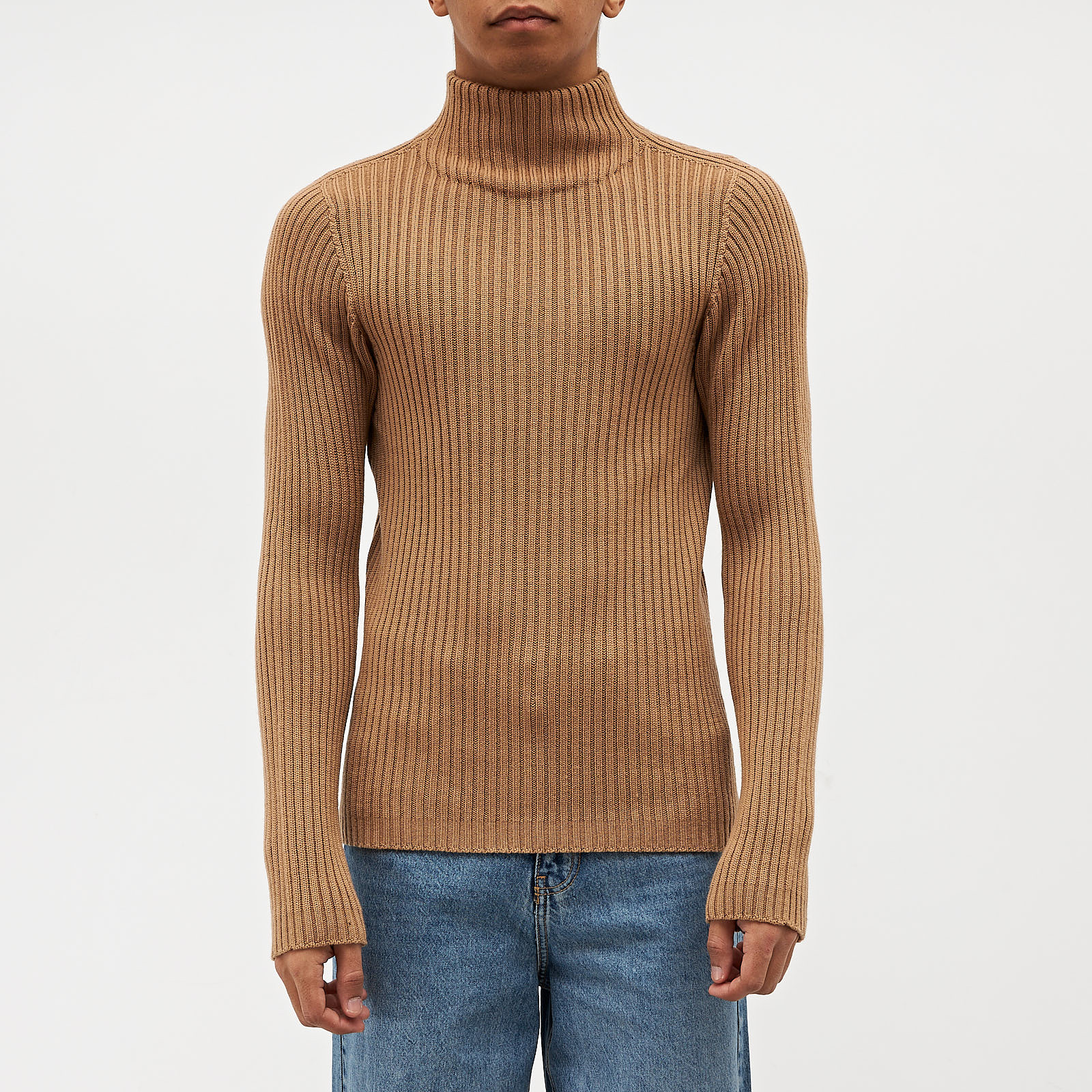 Водолазка бежевого цвета Dolce&Gabbana - фото из каталога магазина брендовой одежды Second Friend Store Водолазка Dolce&Gabbana - купить оригинал в секонд-хенде SFS - 1