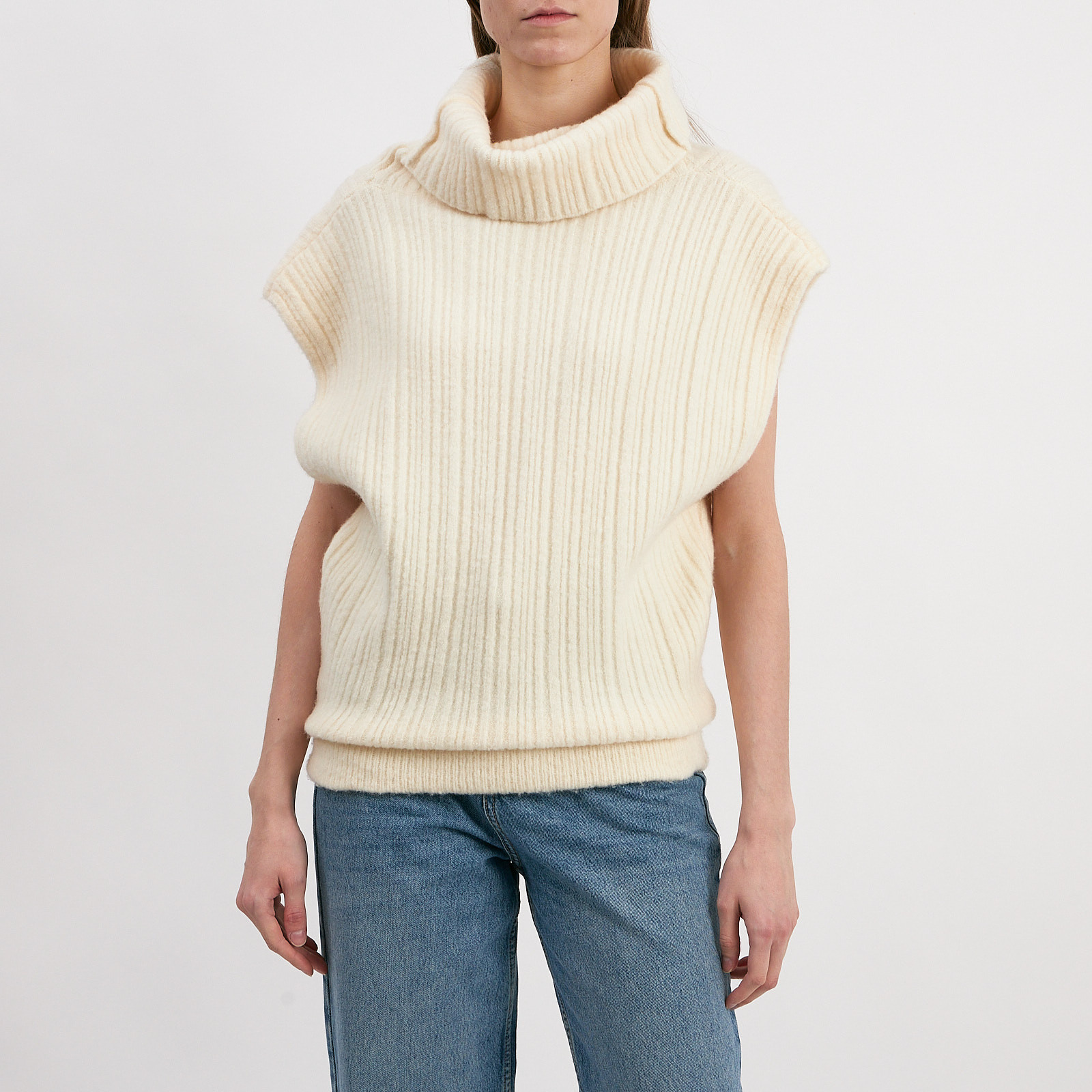 Жилет белого цвета Jacquemus - фото из каталога магазина брендовой одежды Second Friend Store Жилет Jacquemus - купить оригинал в секонд-хенде SFS - 1