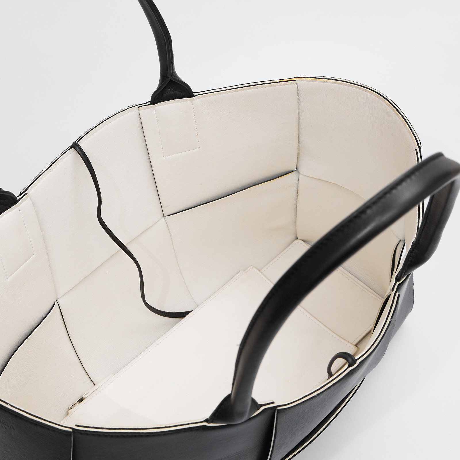 Сумка Bottega Veneta - купить оригинал в секонд-хенде SFS - 9