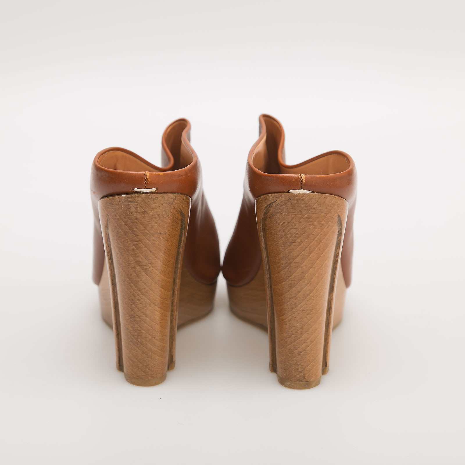 Сабо коричневого цвета Maison Margiela - фото из каталога магазина брендовой одежды Second Friend Store Сабо Maison Margiela - купить оригинал в секонд-хенде SFS - 6