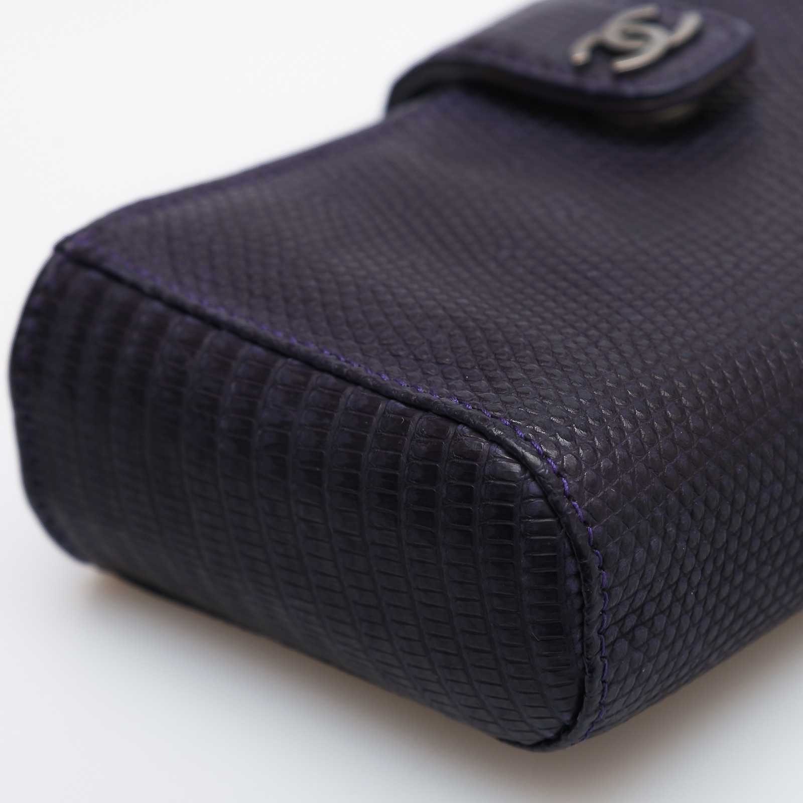 Сумка синего цвета Chanel - фото из каталога магазина брендовой одежды Second Friend Store Сумка Chanel - купить оригинал в секонд-хенде SFS - 5