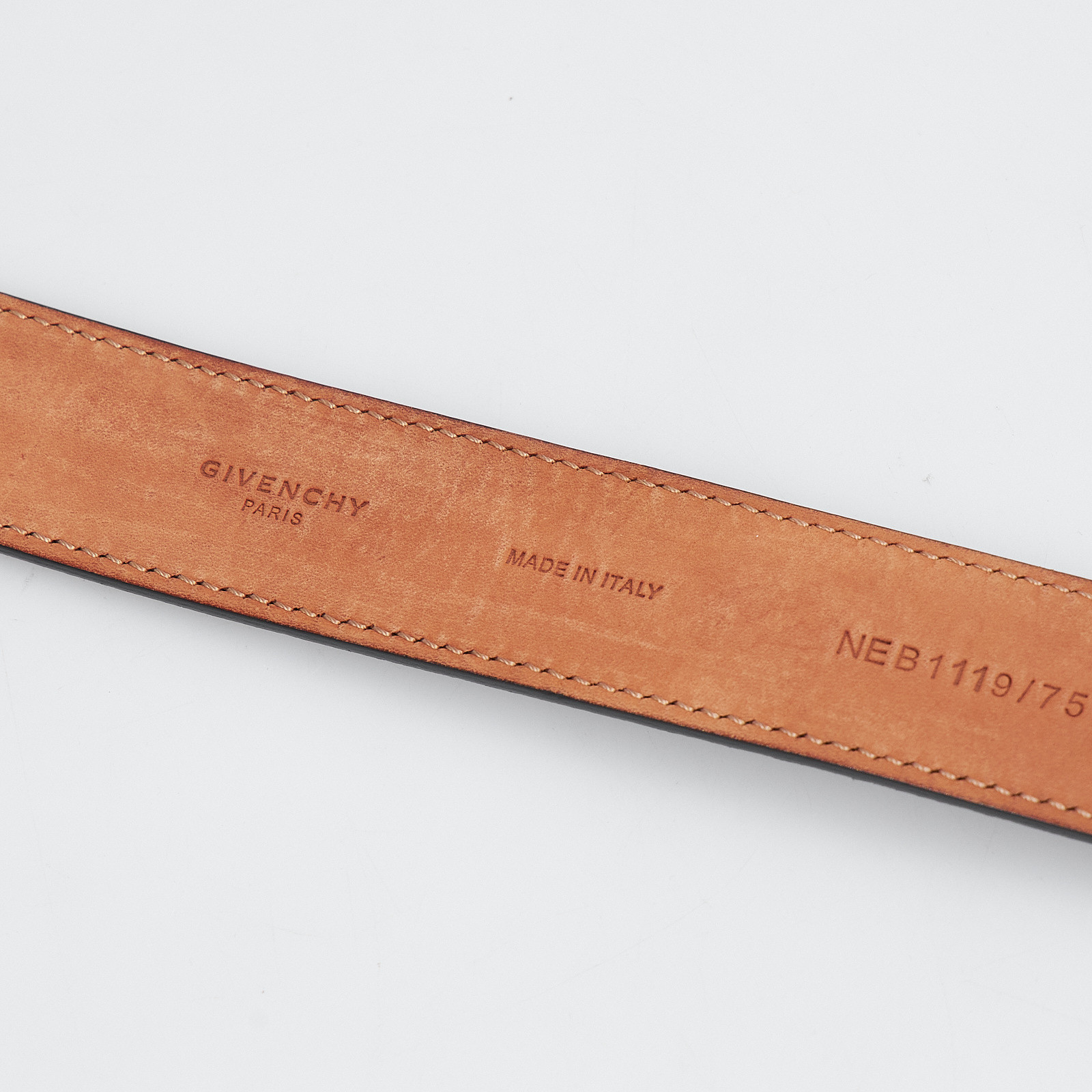 Ремень черного цвета Givenchy - фото из каталога магазина брендовой одежды Second Friend Store Ремень Givenchy - купить оригинал в секонд-хенде SFS - 4