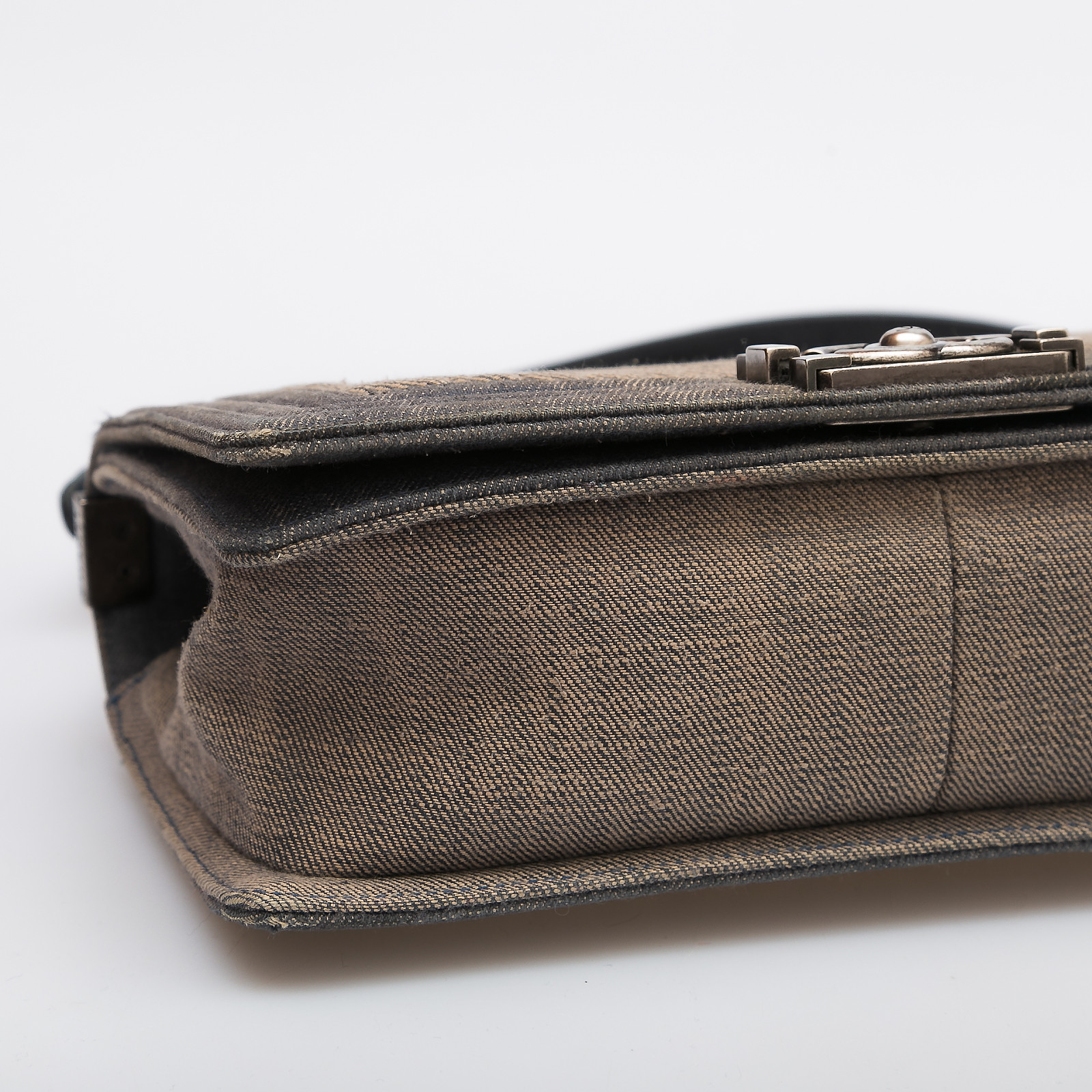 Сумка синего цвета Chanel - фото из каталога магазина брендовой одежды Second Friend Store Сумка Chanel - купить оригинал в секонд-хенде SFS - 4