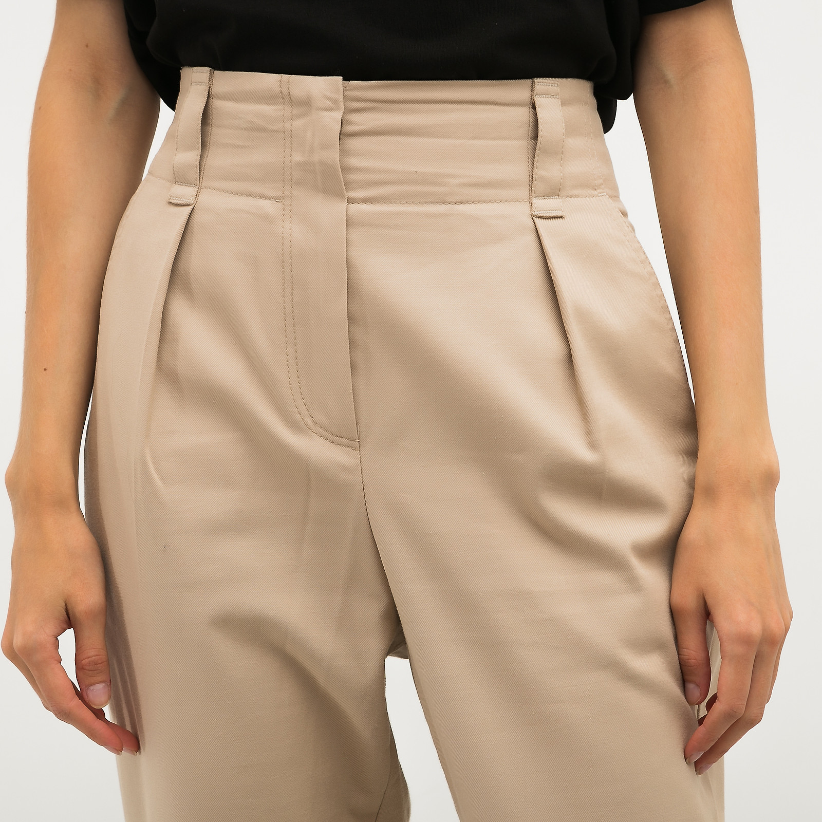 Брюки бежевого цвета Brunello Cucinelli - фото из каталога магазина брендовой одежды Second Friend Store Брюки Brunello Cucinelli - купить оригинал в секонд-хенде SFS - 4