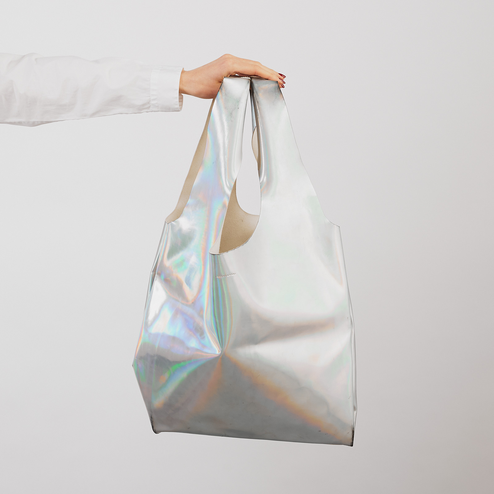 Сумка серебряного цвета N21 - фото из каталога магазина брендовой одежды Second Friend Store Сумка N21 - купить оригинал в секонд-хенде SFS - 5