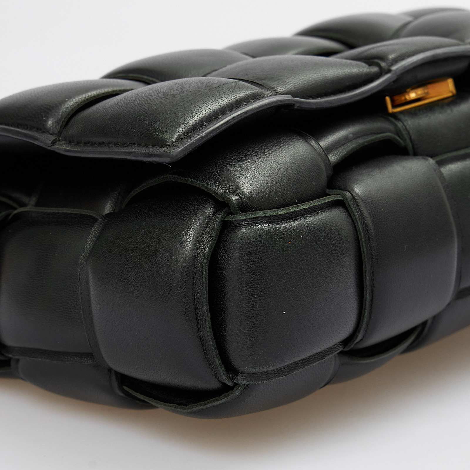 Сумка черного цвета Bottega Veneta - фото из каталога магазина брендовой одежды Second Friend Store Сумка Bottega Veneta - купить оригинал в секонд-хенде SFS - 6