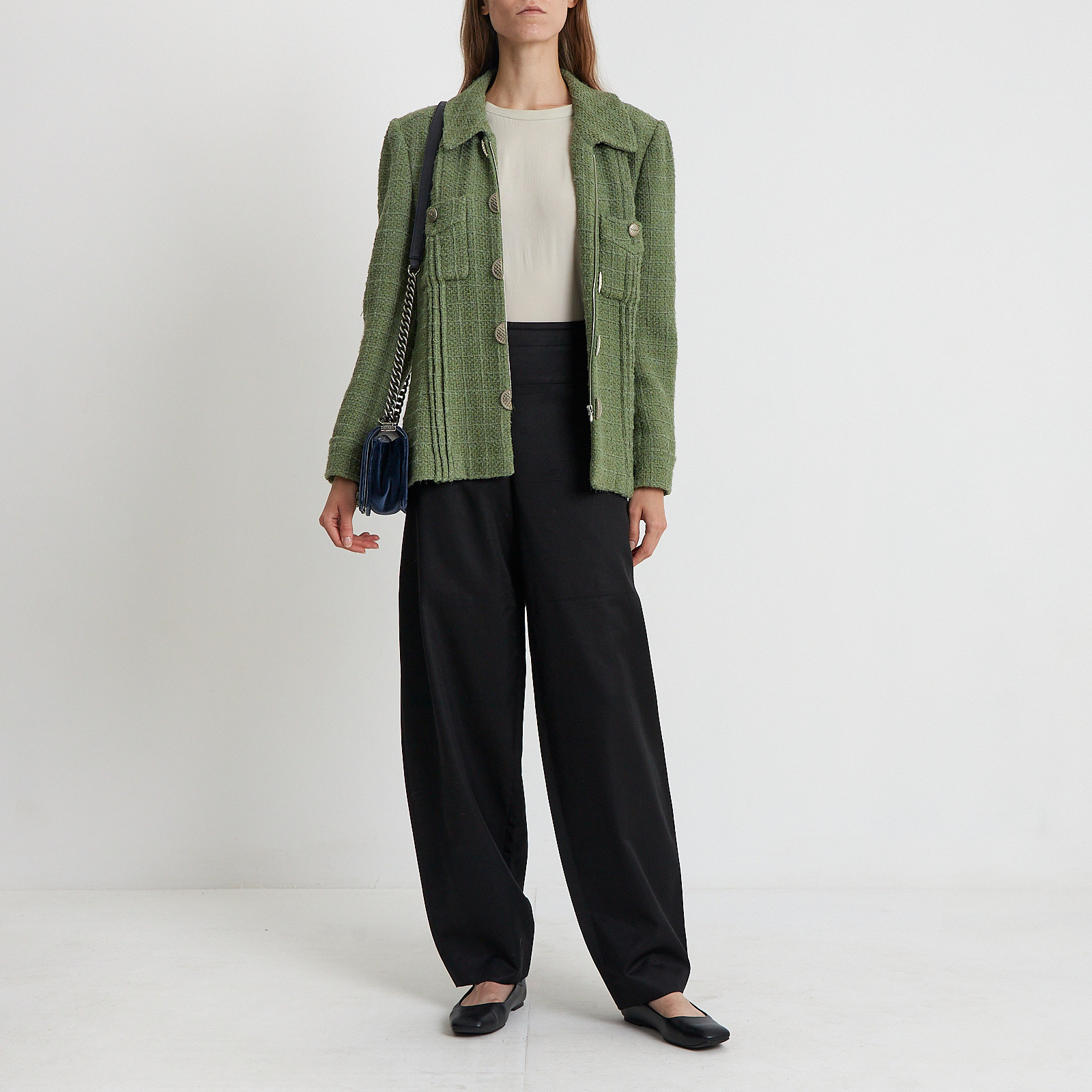 Брюки черного цвета Chanel - фото из каталога магазина брендовой одежды Second Friend Store Брюки Chanel - купить оригинал в секонд-хенде SFS - 2