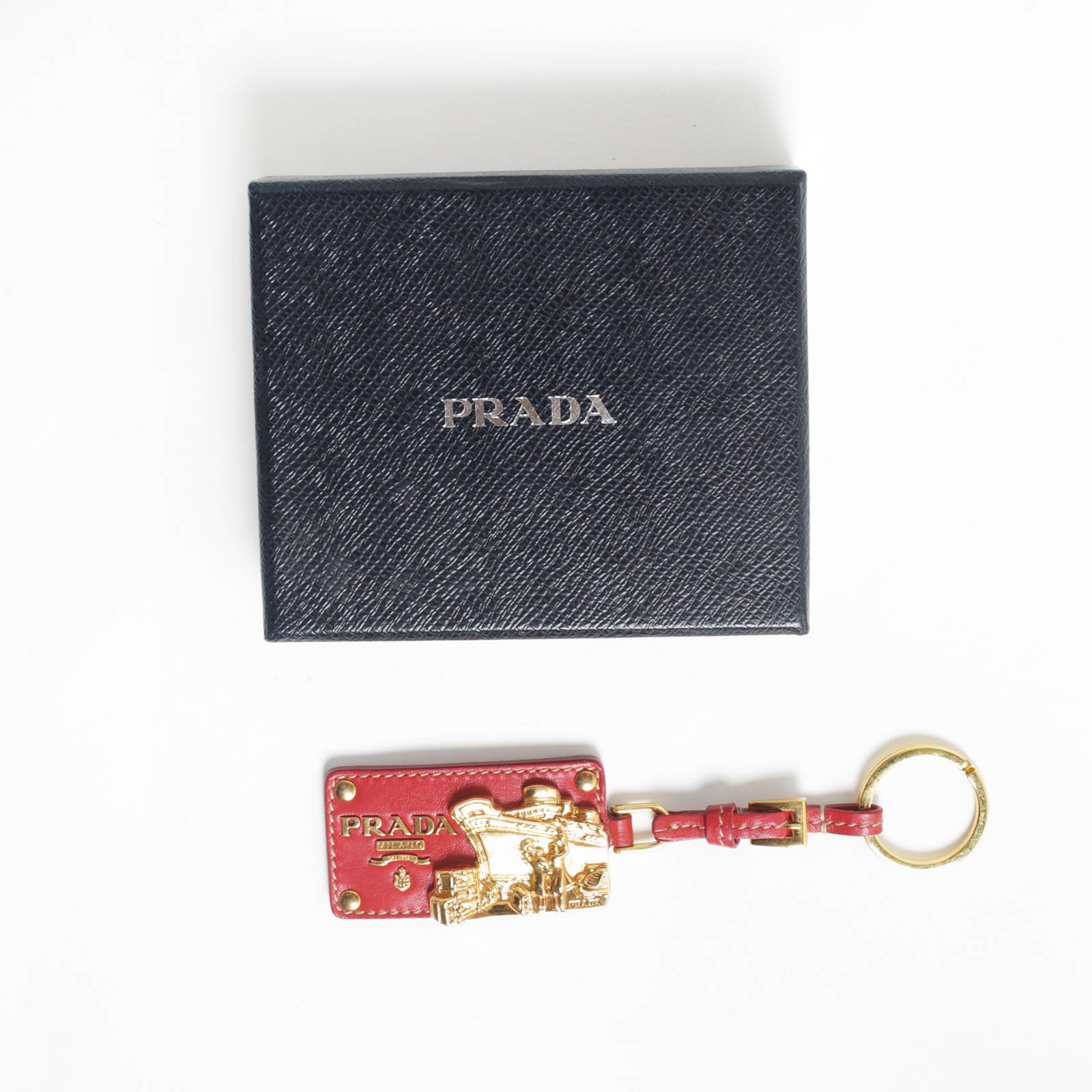 Брелок Prada - купить оригинал в секонд-хенде SFS