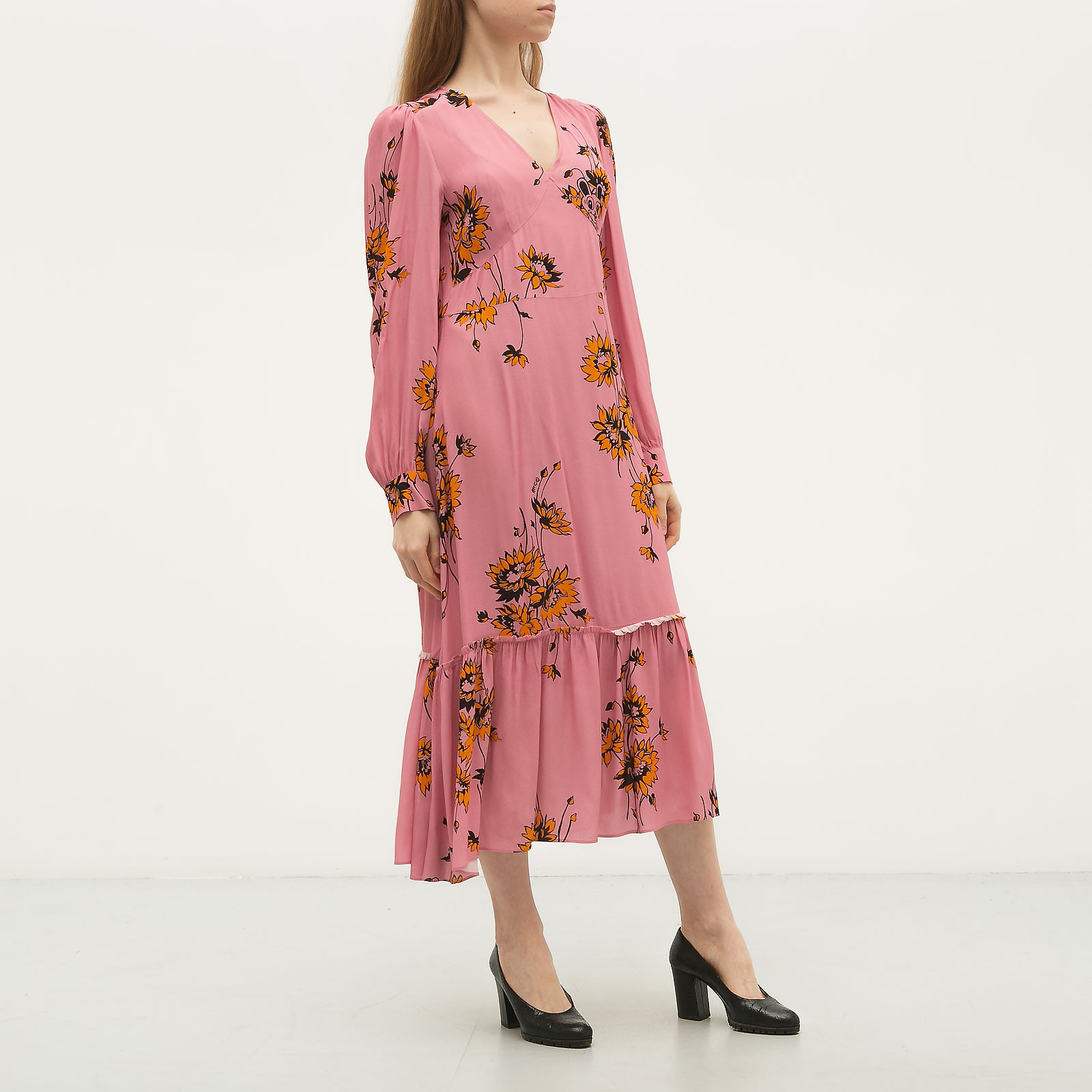 Платье розового цвета McQ by Alexander McQueen - фото из каталога магазина брендовой одежды Second Friend Store Платье McQ by Alexander McQueen - купить оригинал в секонд-хенде SFS - 3