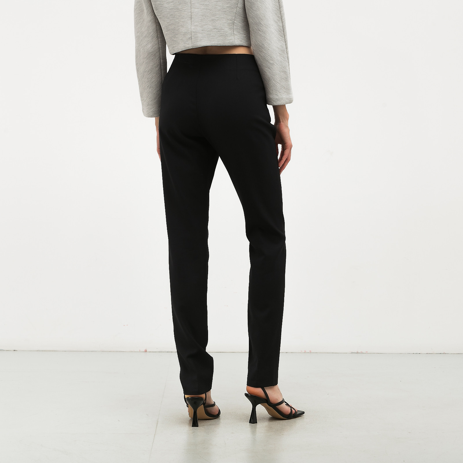 Брюки черного цвета Maison Margiela - фото из каталога магазина брендовой одежды Second Friend Store Брюки Maison Margiela - купить оригинал в секонд-хенде SFS - 2