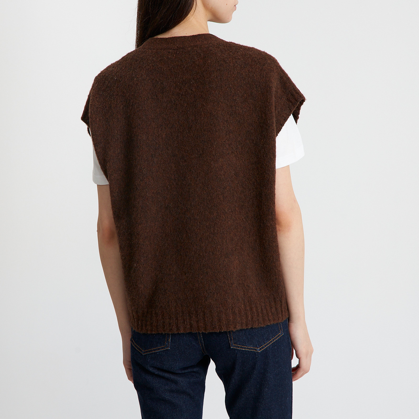 Жилет коричневого цвета Gucci - фото из каталога магазина брендовой одежды Second Friend Store Жилет Gucci - купить оригинал в секонд-хенде SFS - 3