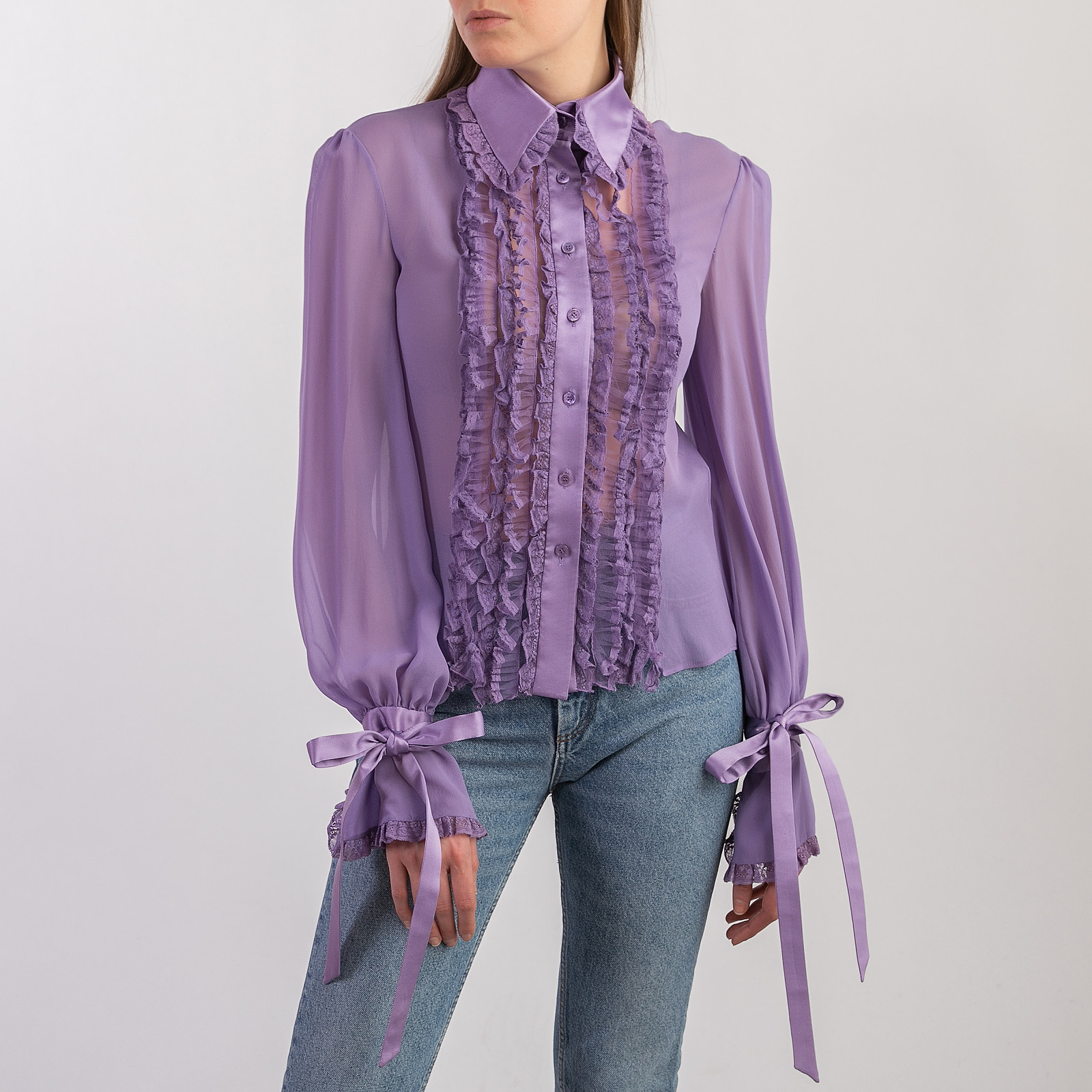 Блуза  фиолетового цвета Valentino - фото из каталога магазина брендовой одежды Second Friend Store Блуза Valentino - купить оригинал в секонд-хенде SFS - 1