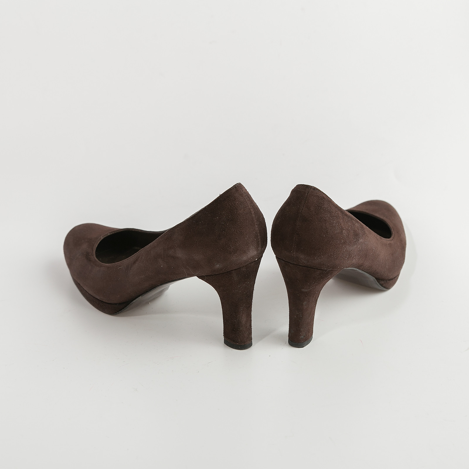 Туфли коричневого цвета Stuart Weitzman - фото из каталога магазина брендовой одежды Second Friend Store Туфли Stuart Weitzman - купить оригинал в секонд-хенде SFS - 3