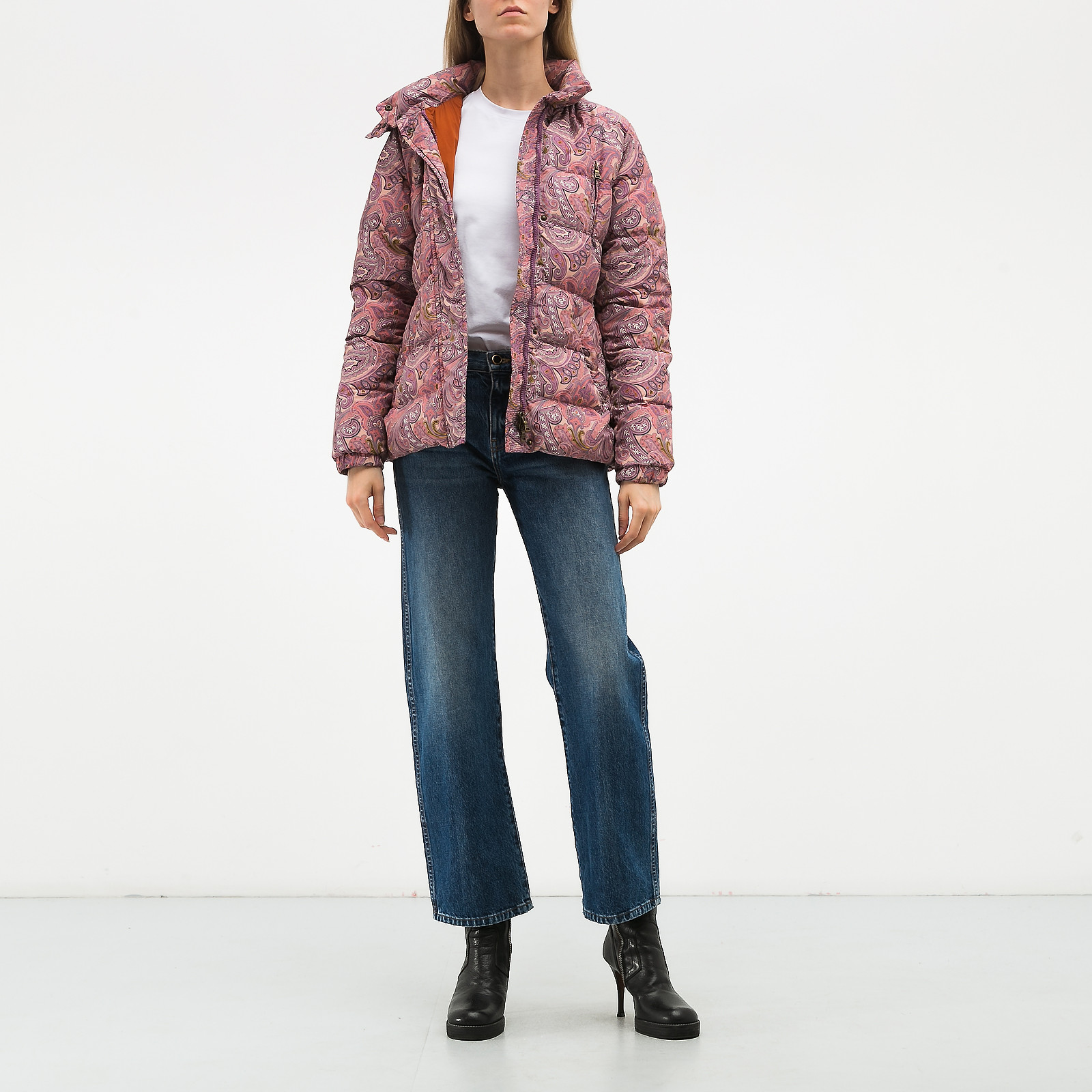 Пуховик розового цвета Etro - фото из каталога магазина брендовой одежды Second Friend Store Пуховик Etro - купить оригинал в секонд-хенде SFS - 2