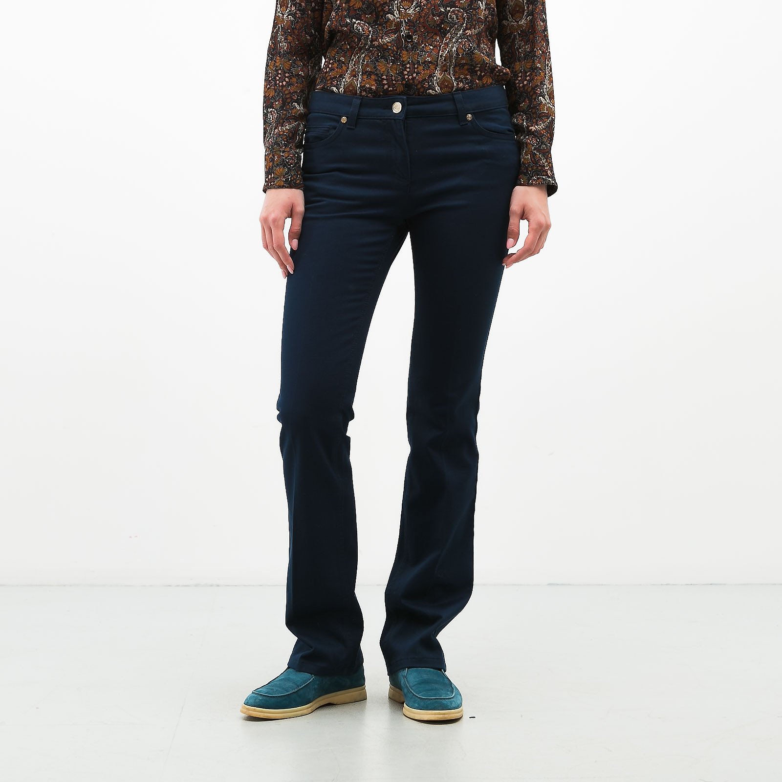 Джинсы синего цвета Roberto Cavalli - фото из каталога магазина брендовой одежды Second Friend Store Джинсы Roberto Cavalli - купить оригинал в секонд-хенде SFS - 1