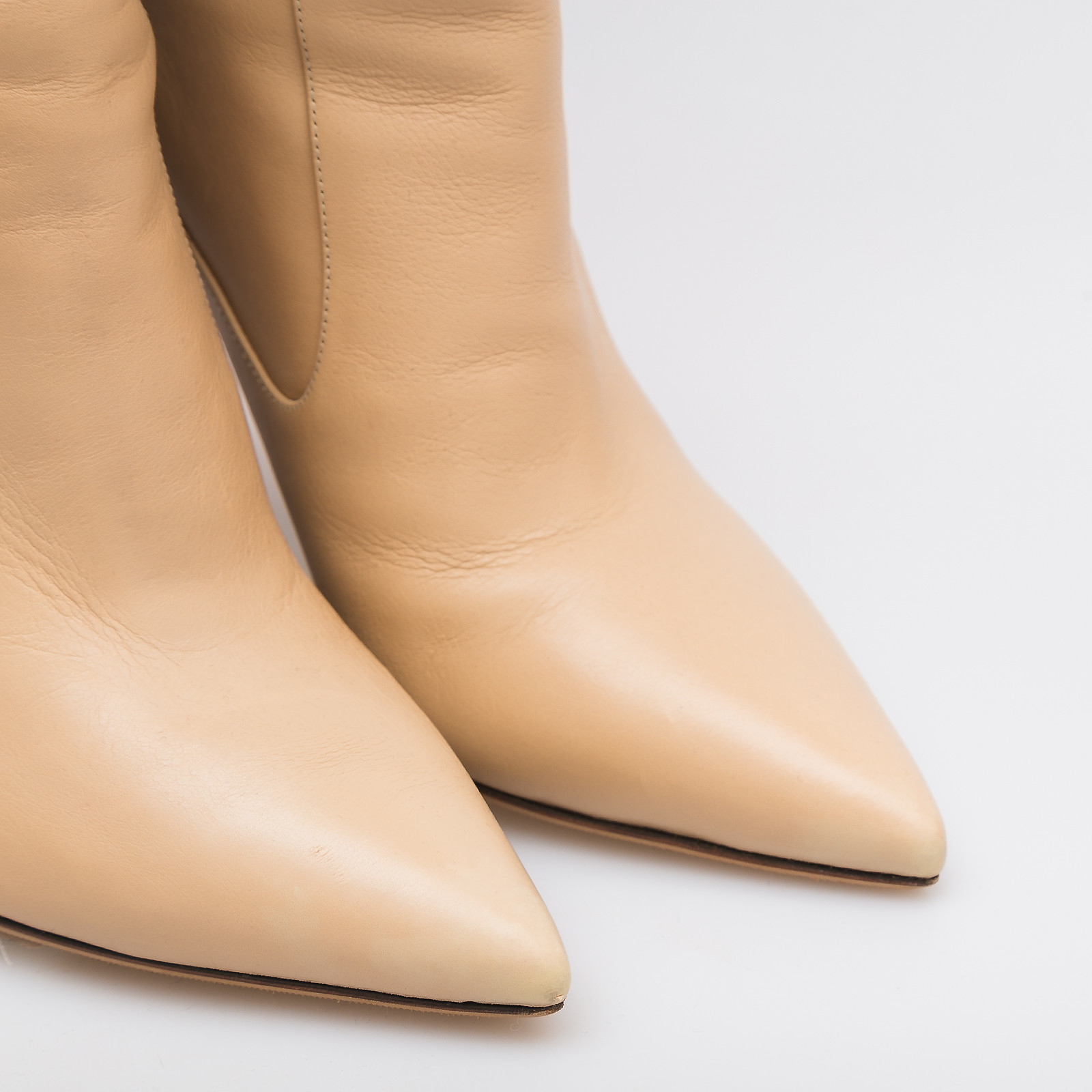 Сапоги бежевого цвета Dolce&Gabbana - фото из каталога магазина брендовой одежды Second Friend Store Сапоги Dolce&Gabbana - купить оригинал в секонд-хенде SFS - 5