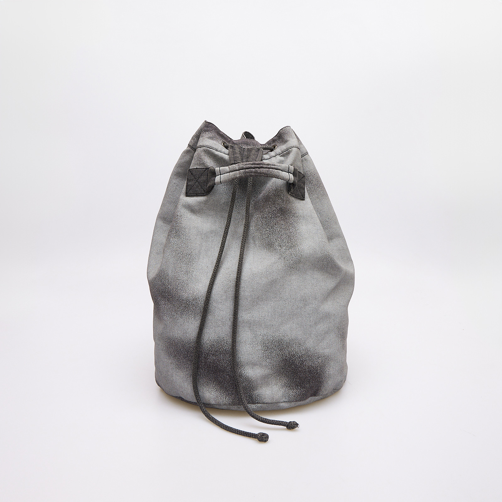 Сумка серого цвета MM6 Maison Margiela - фото из каталога магазина брендовой одежды Second Friend Store Сумка MM6 Maison Margiela - купить оригинал в секонд-хенде SFS - 1