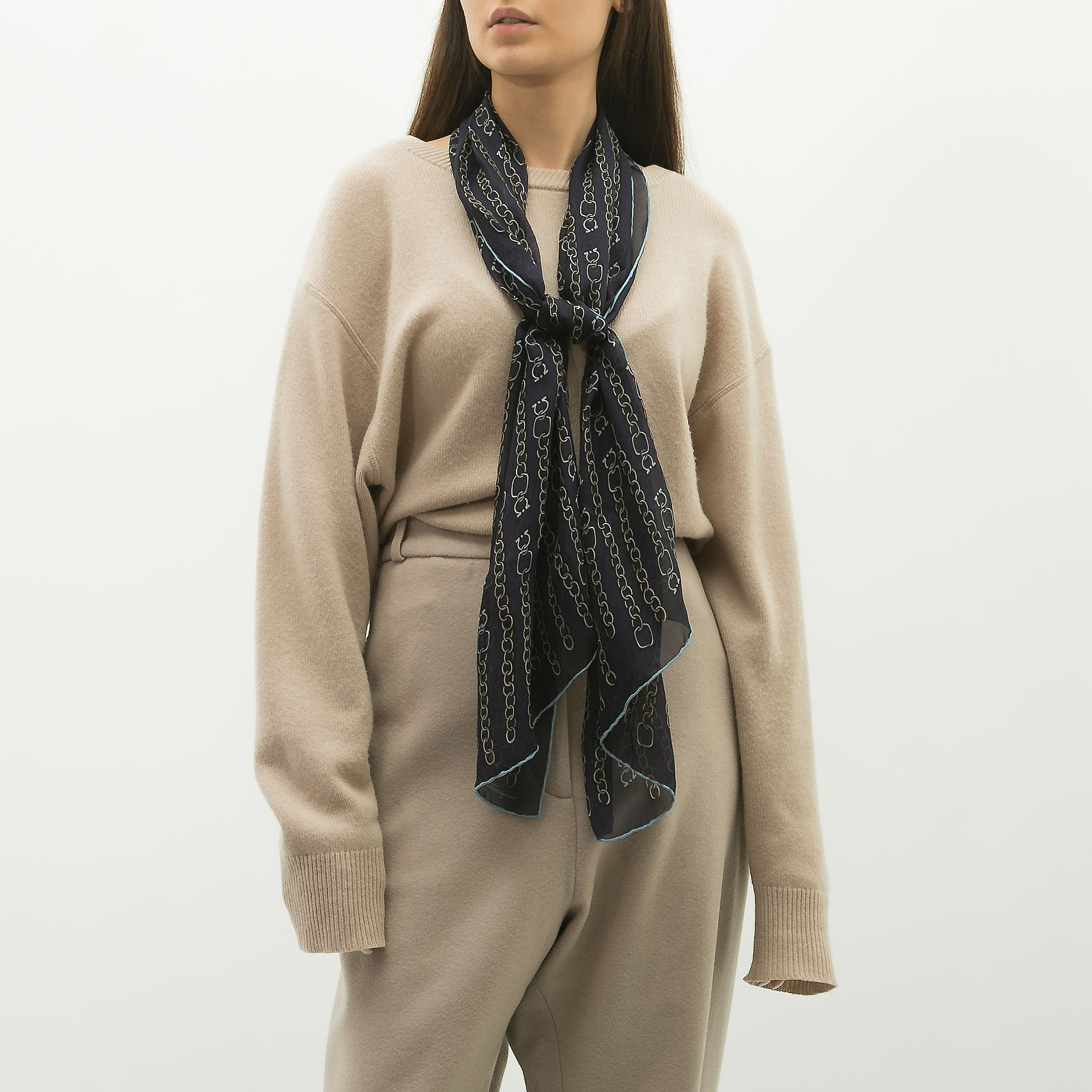 Платок Salvatore Ferragamo - купить оригинал в секонд-хенде SFS - 1