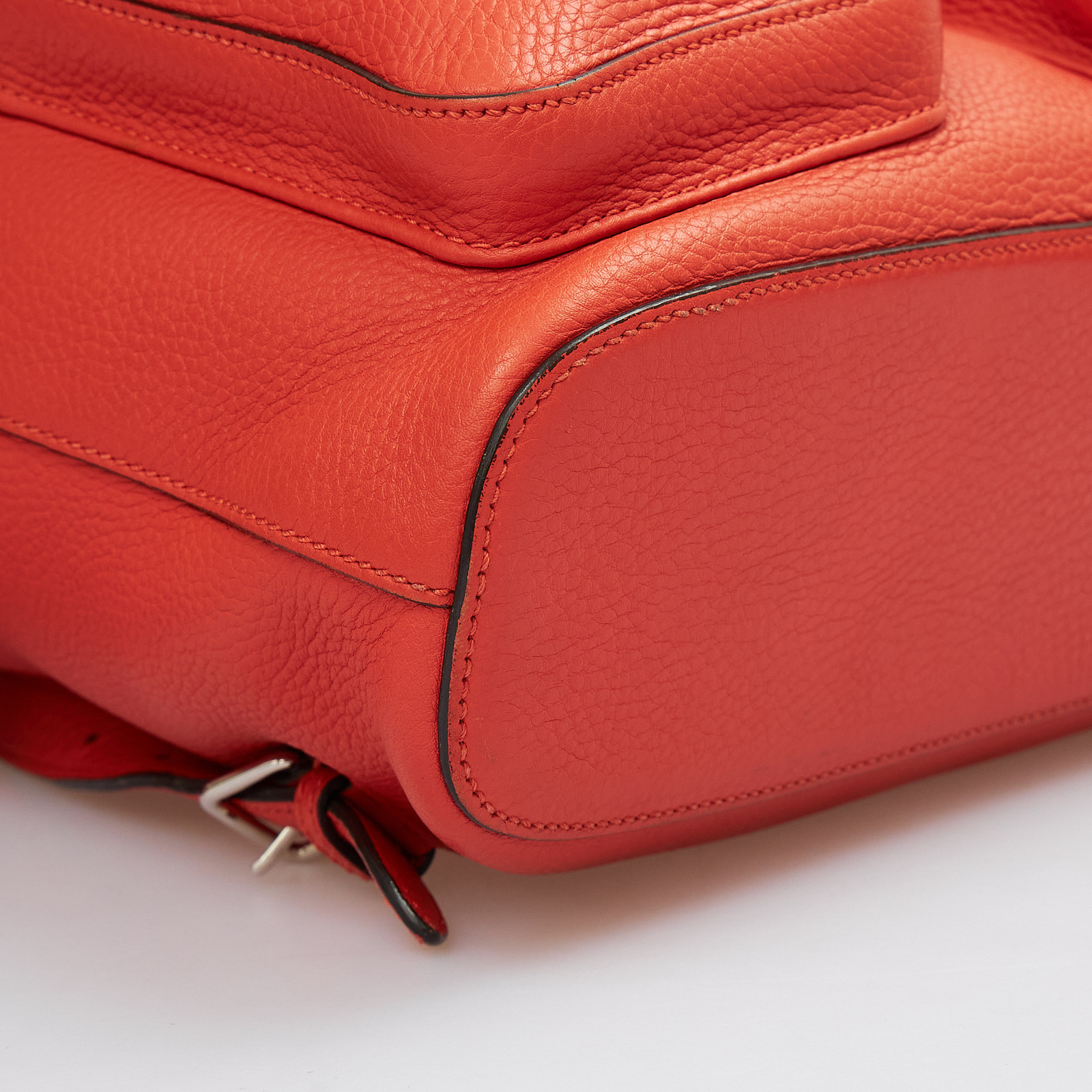 Рюкзак оранжевого цвета Gucci - фото из каталога магазина брендовой одежды Second Friend Store Рюкзак Gucci - купить оригинал в секонд-хенде SFS - 6