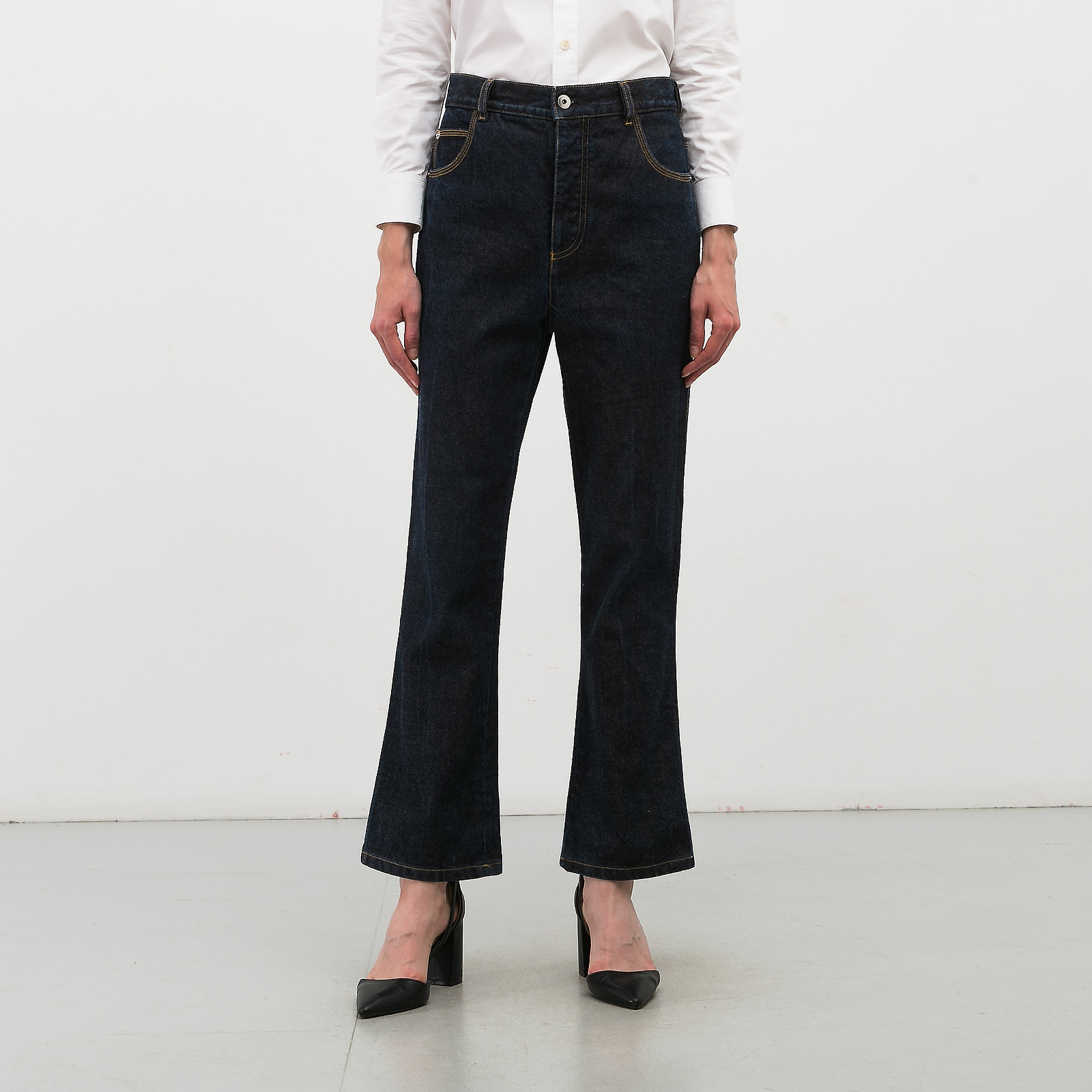 Джинсы синего цвета Bottega Veneta - фото из каталога магазина брендовой одежды Second Friend Store Джинсы Bottega Veneta - купить оригинал в секонд-хенде SFS - 1