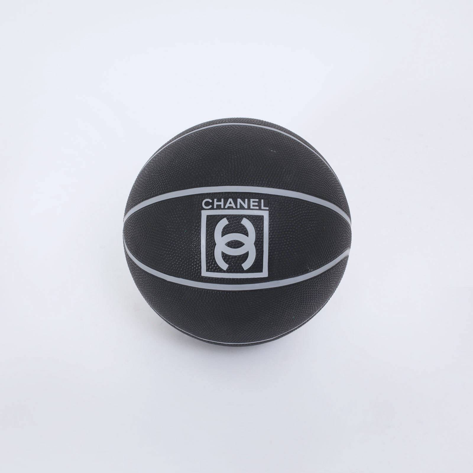 Мяч Chanel - купить оригинал в секонд-хенде SFS
