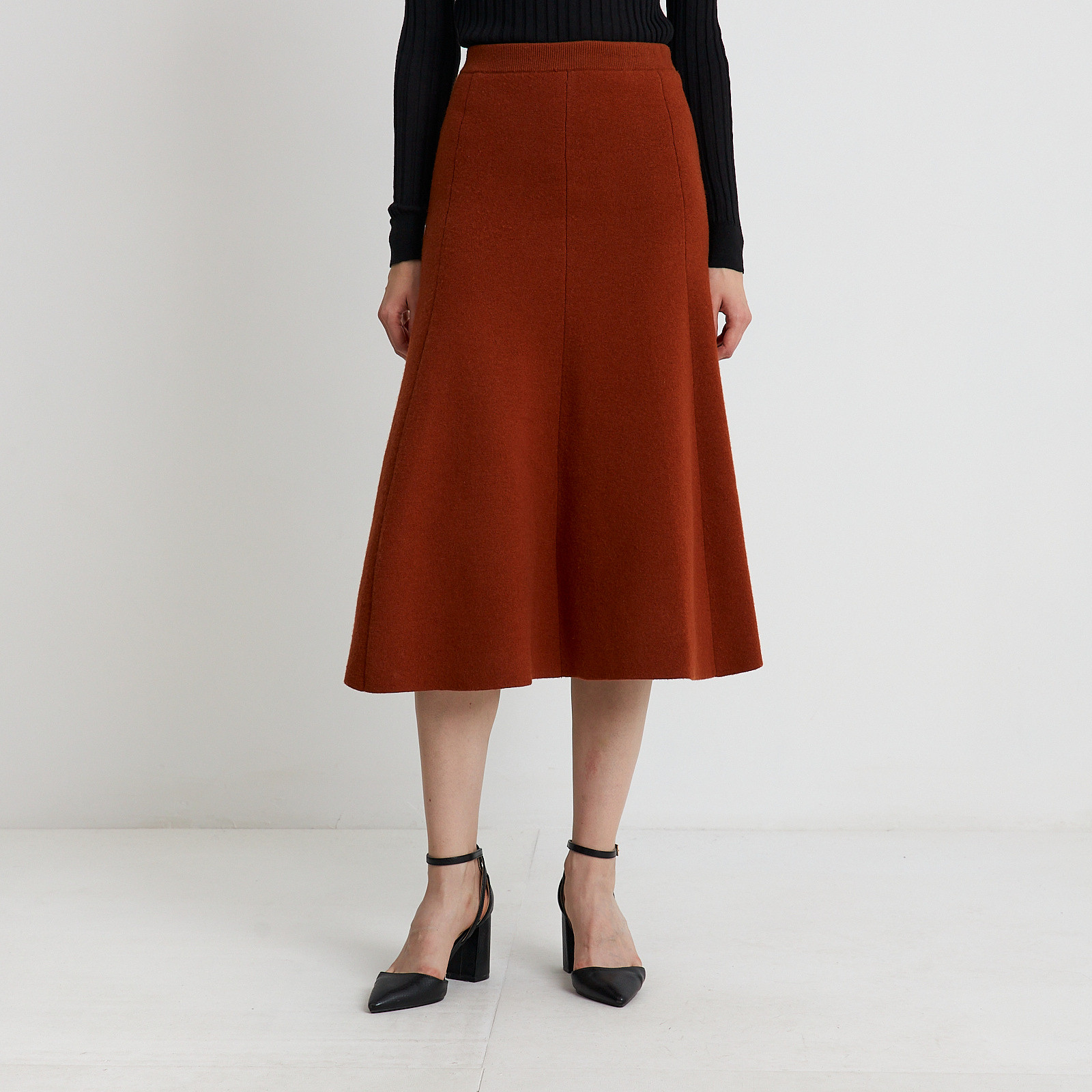 Юбка коричневого цвета Joseph - фото из каталога магазина брендовой одежды Second Friend Store Юбка Joseph - купить оригинал в секонд-хенде SFS - 1