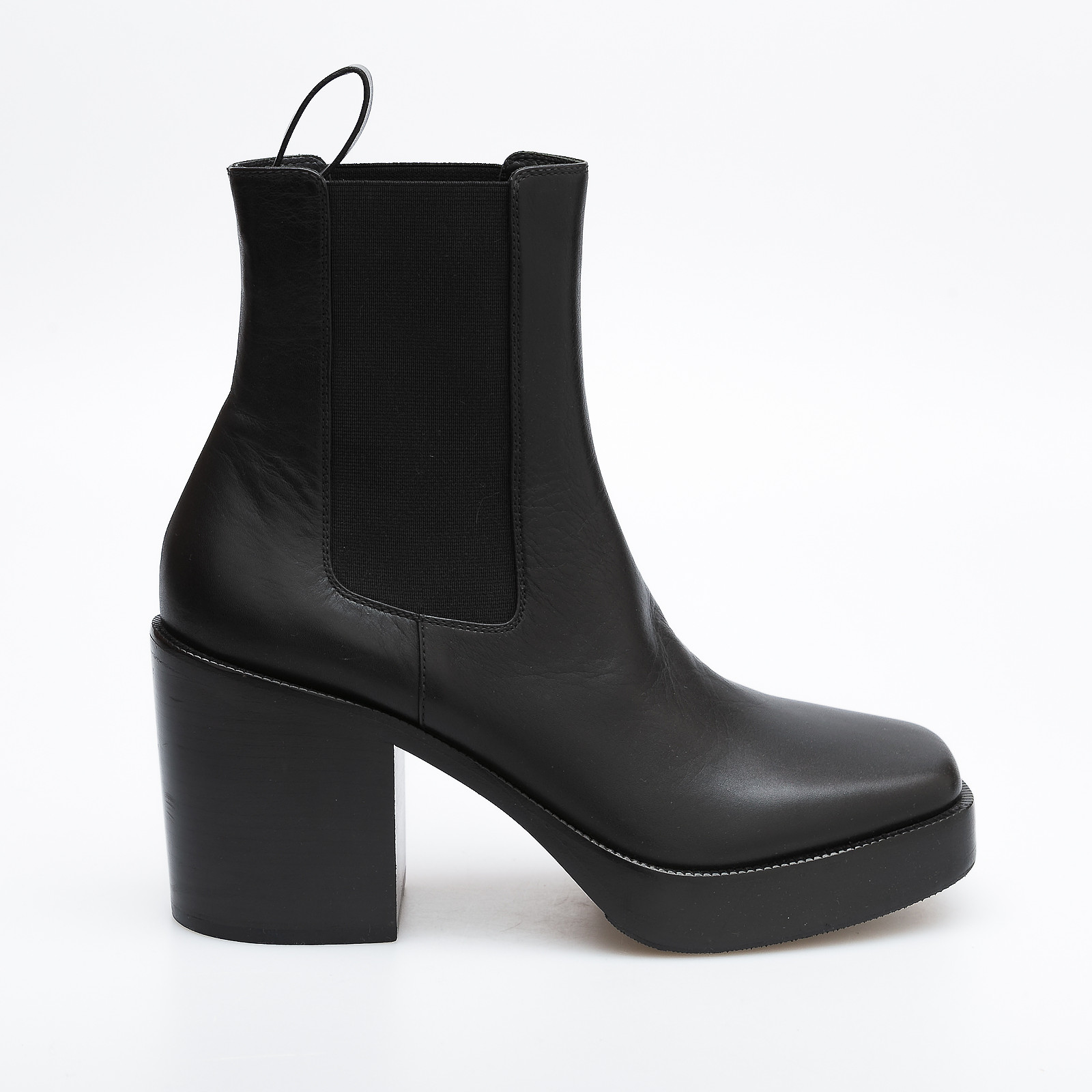 Ботинки черного цвета Balenciaga - фото из каталога магазина брендовой одежды Second Friend Store Ботинки Balenciaga - купить оригинал в секонд-хенде SFS - 1
