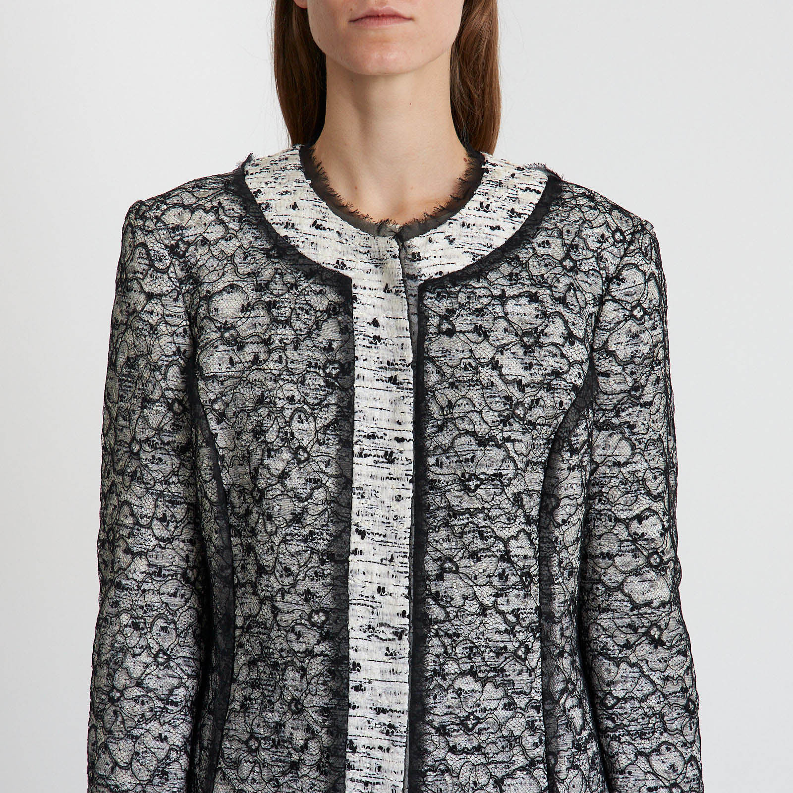 Жакет черного цвета Oscar de la Renta - фото из каталога магазина брендовой одежды Second Friend Store Жакет Oscar de la Renta - купить оригинал в секонд-хенде SFS - 4