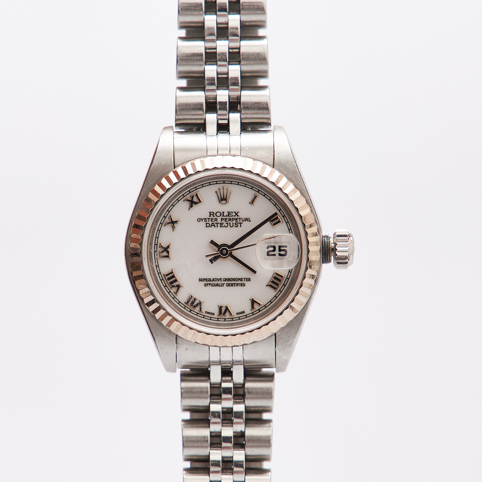 Часы серебряного цвета Rolex - фото из каталога магазина брендовой одежды Second Friend Store Часы Rolex - купить оригинал в секонд-хенде SFS - 4