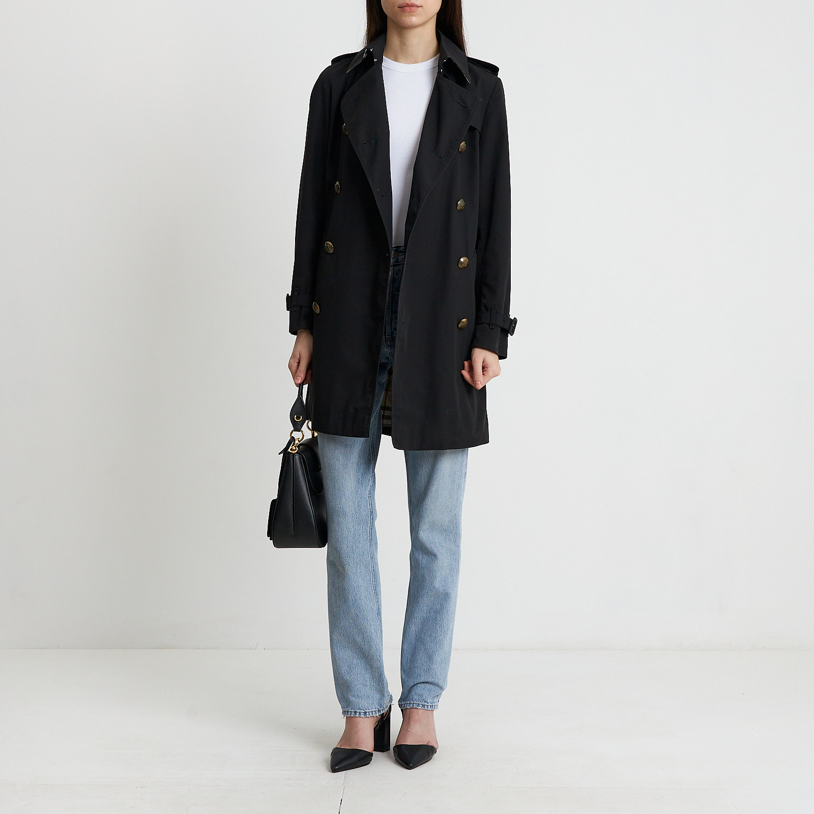 Тренч черного цвета Burberry - фото из каталога магазина брендовой одежды Second Friend Store Тренч Burberry - купить оригинал в секонд-хенде SFS - 2