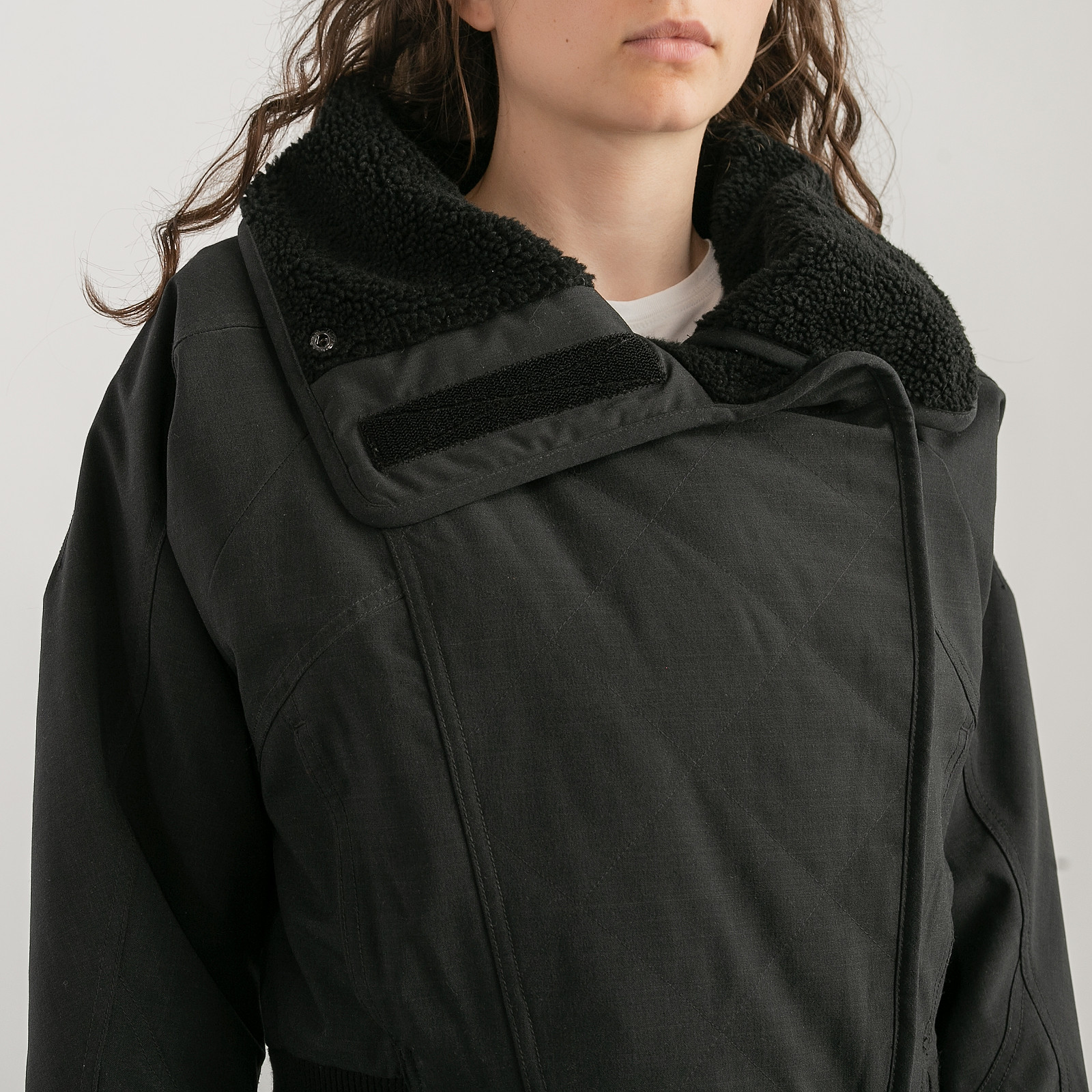 Куртка Adidas х черного цвета Stella McCartney - фото из каталога магазина брендовой одежды Second Friend Store Куртка Adidas х Stella McCartney - купить оригинал в секонд-хенде SFS - 4